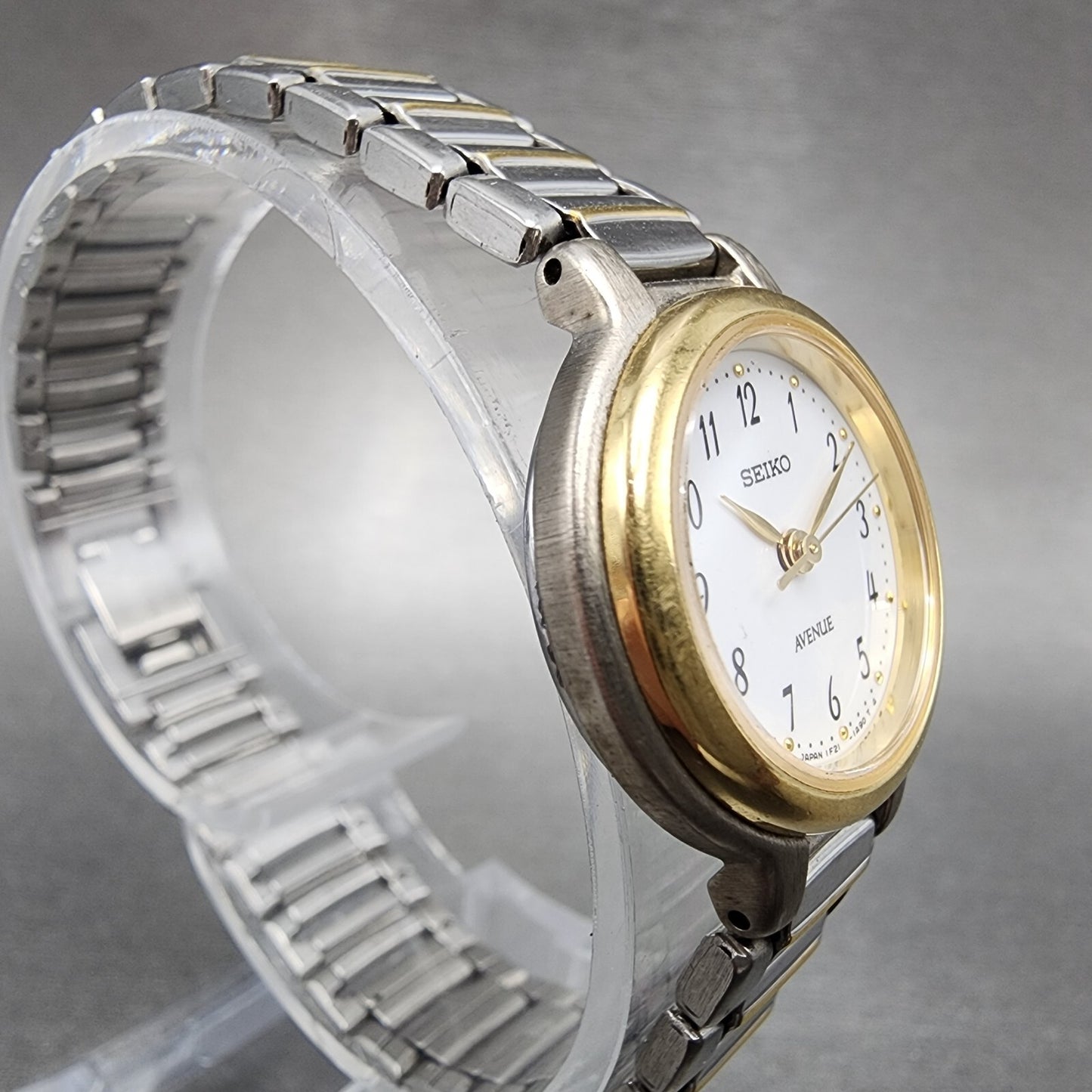 Seiko Avenue Watch Women 22mm White Dial Two Tone Round 1F21-0H60 New Battery