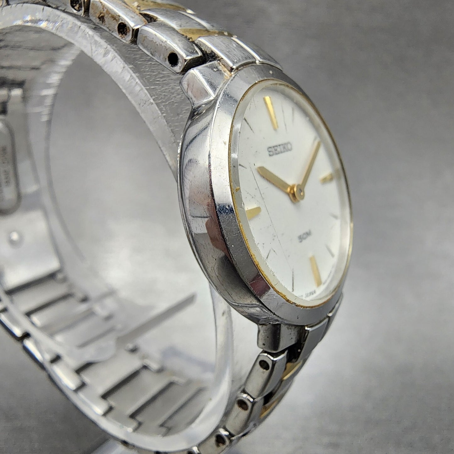 Seiko Watch Women 24mm White Dial Two Tone Round 7N00-0AR0 New Battery