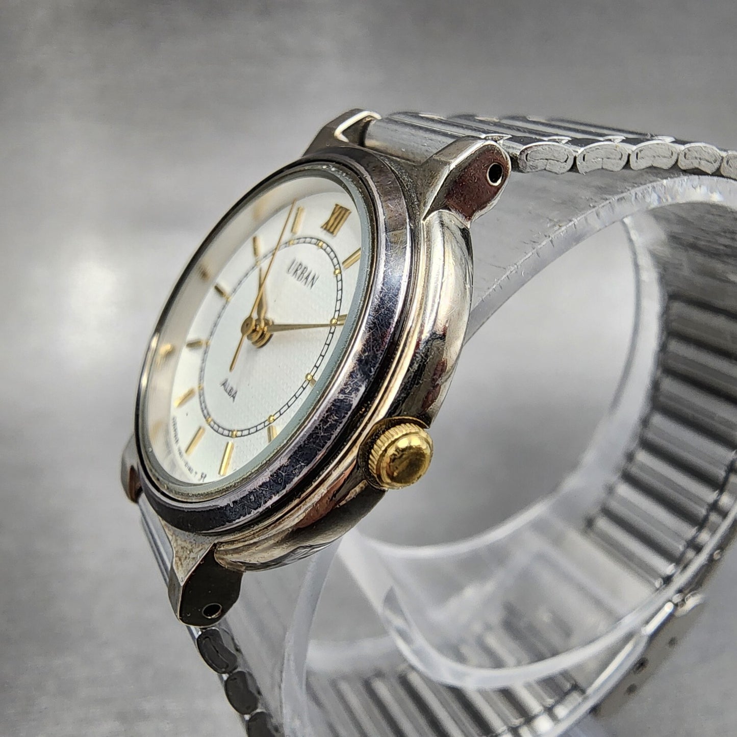 Seiko Alba Urban Watch Women 25mm White Dial Silver Tone Round NewBatt V401-0050