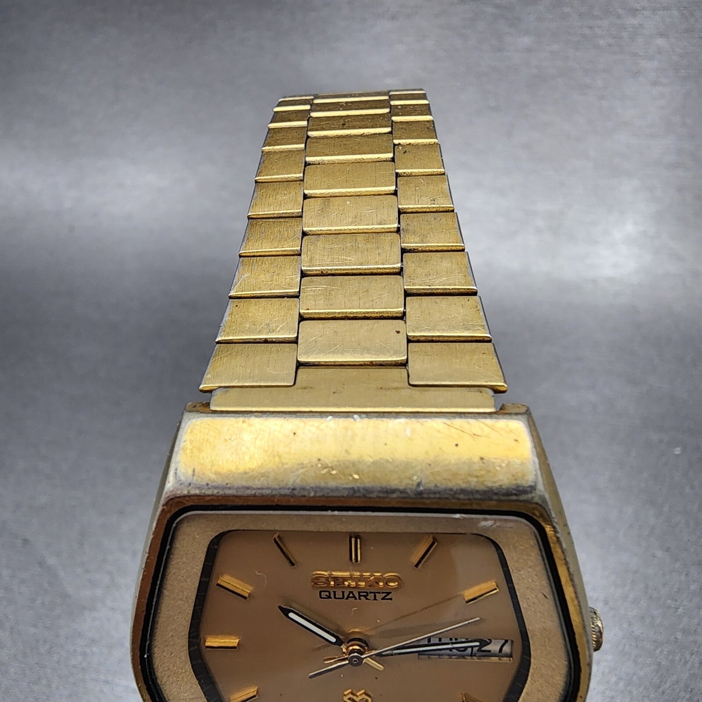 Seiko SQ Watch Men 35mm Gold Dial Gold Tone Daydate Hexagon 8223-5049 New Batt