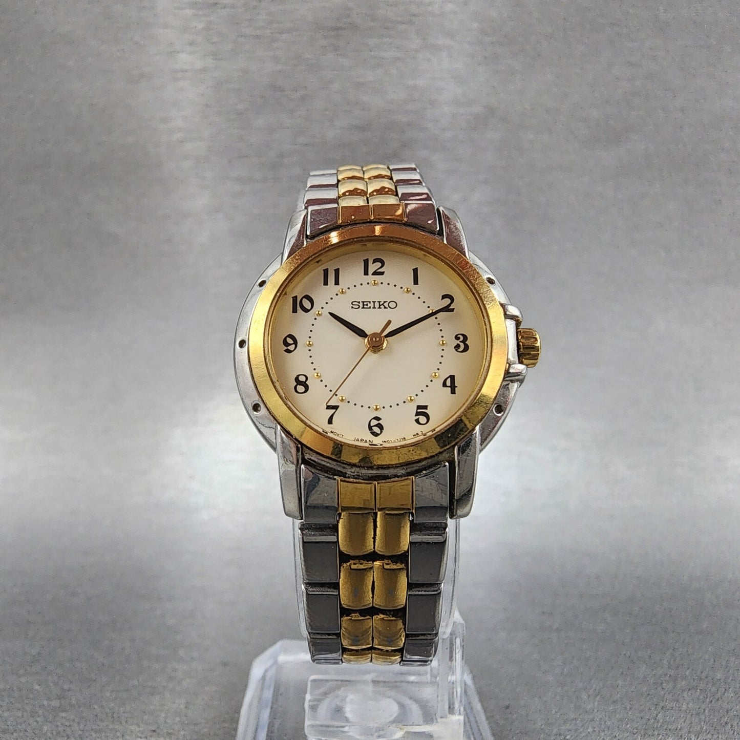 Seiko Watch Women 25mm Cream Dial Two Tone Round 1N01-0J09 New Battery A123