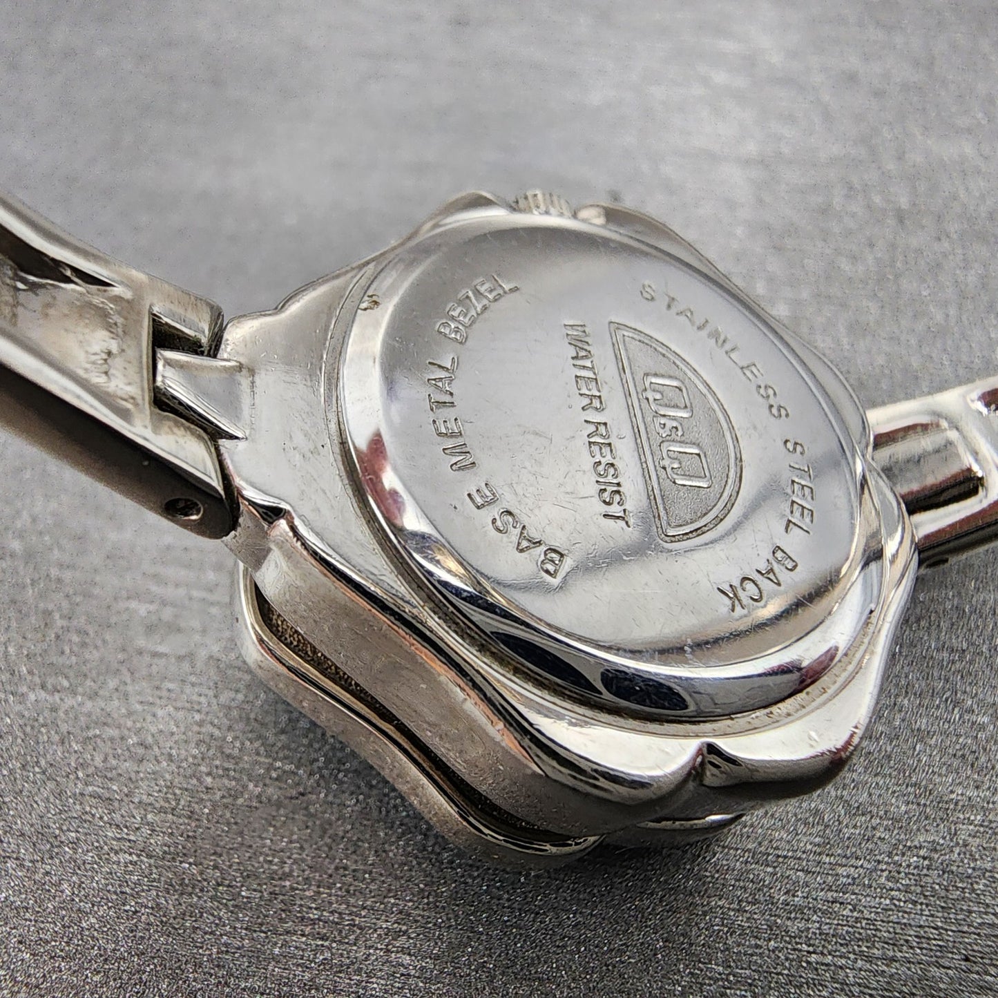 Citizen Q&Q Flower Watch Women 25mm Silver Dial Silver Tone Bangle New Battery