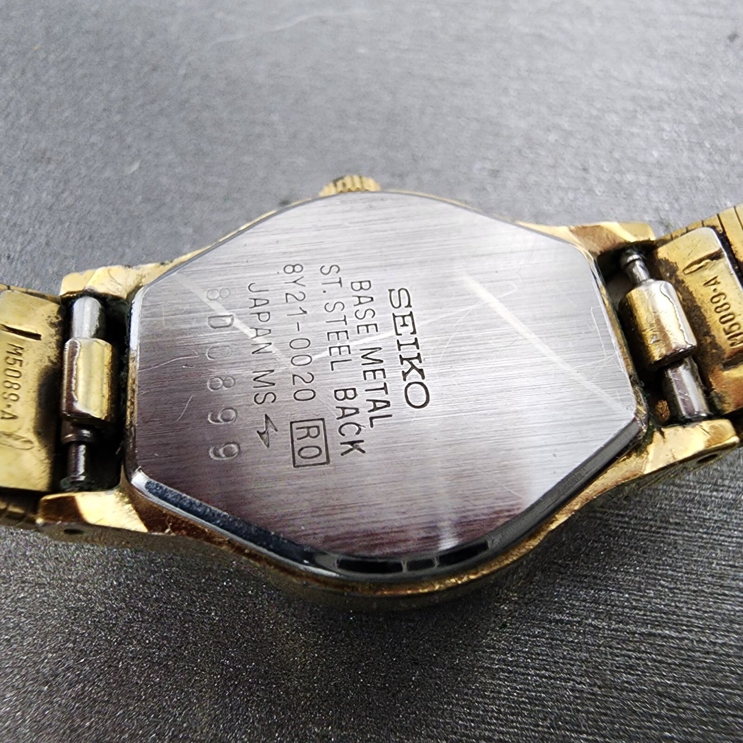 Seiko Watch Women 20mm Gold Dial Gold Tone Round 8Y21-0200 New Battery