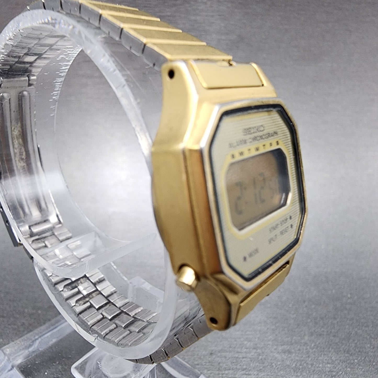 Seiko Digital Watch Women 23mm LCD Gold Tone Alarm Chrono Octagon New Battery