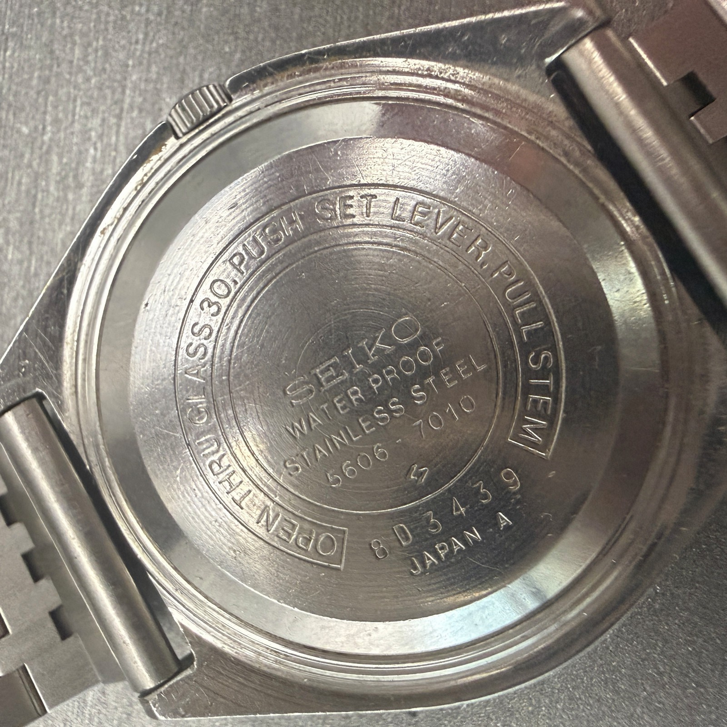 Seiko Lord Matic Watch Men 37mm Silver Dial Silver Tone Daydate Round 5606-701010