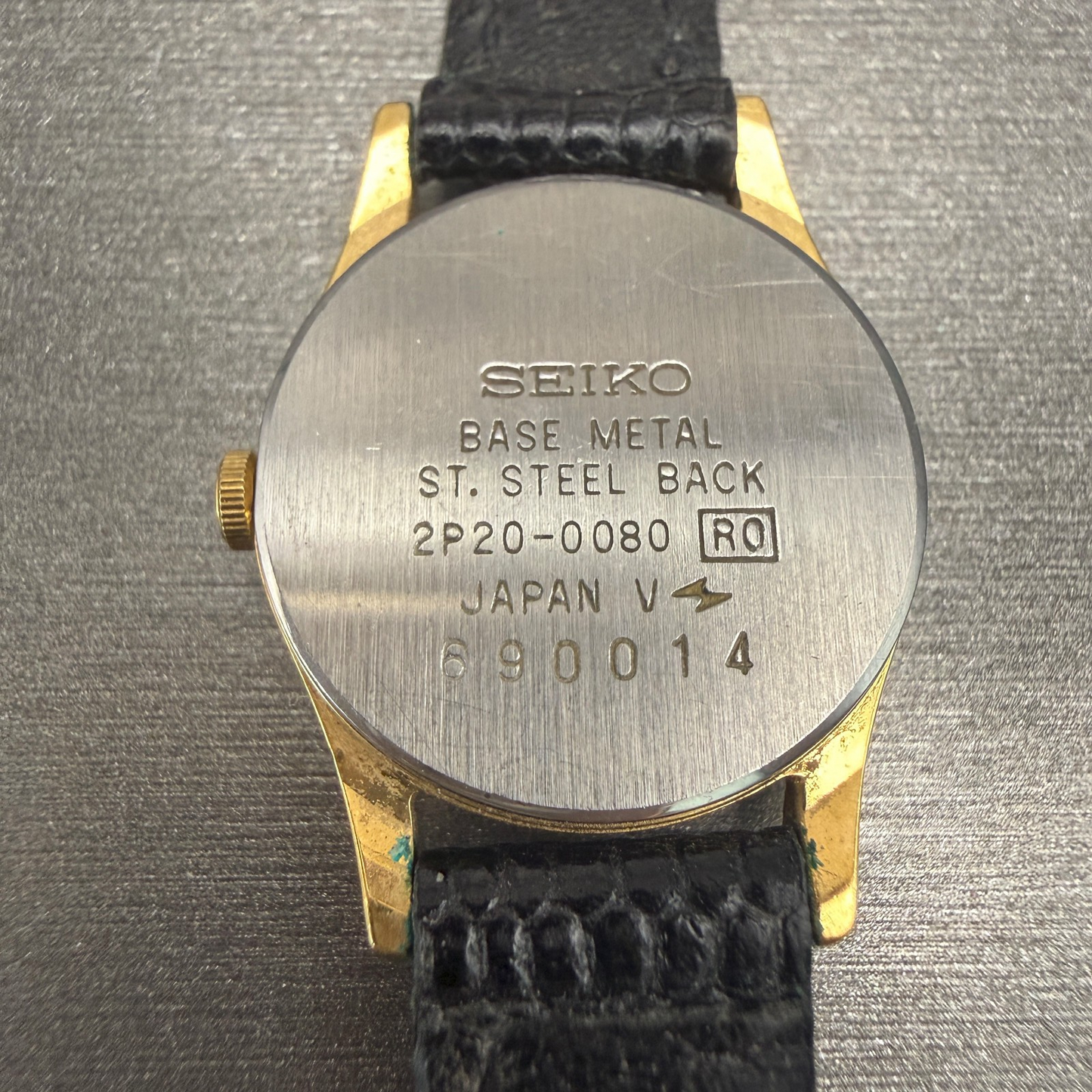 Seiko Watch Women 19mm Silver Dial Gold Tone Round 2P20-0080 New Battery10