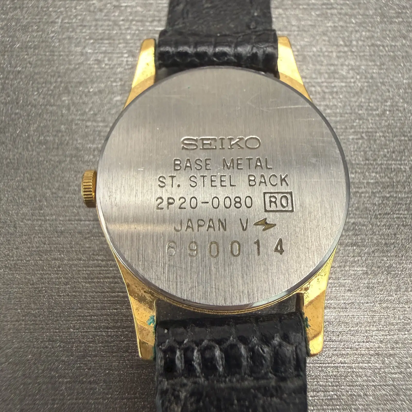Seiko Watch Women 19mm Silver Dial Gold Tone Round 2P20-0080 New Battery10