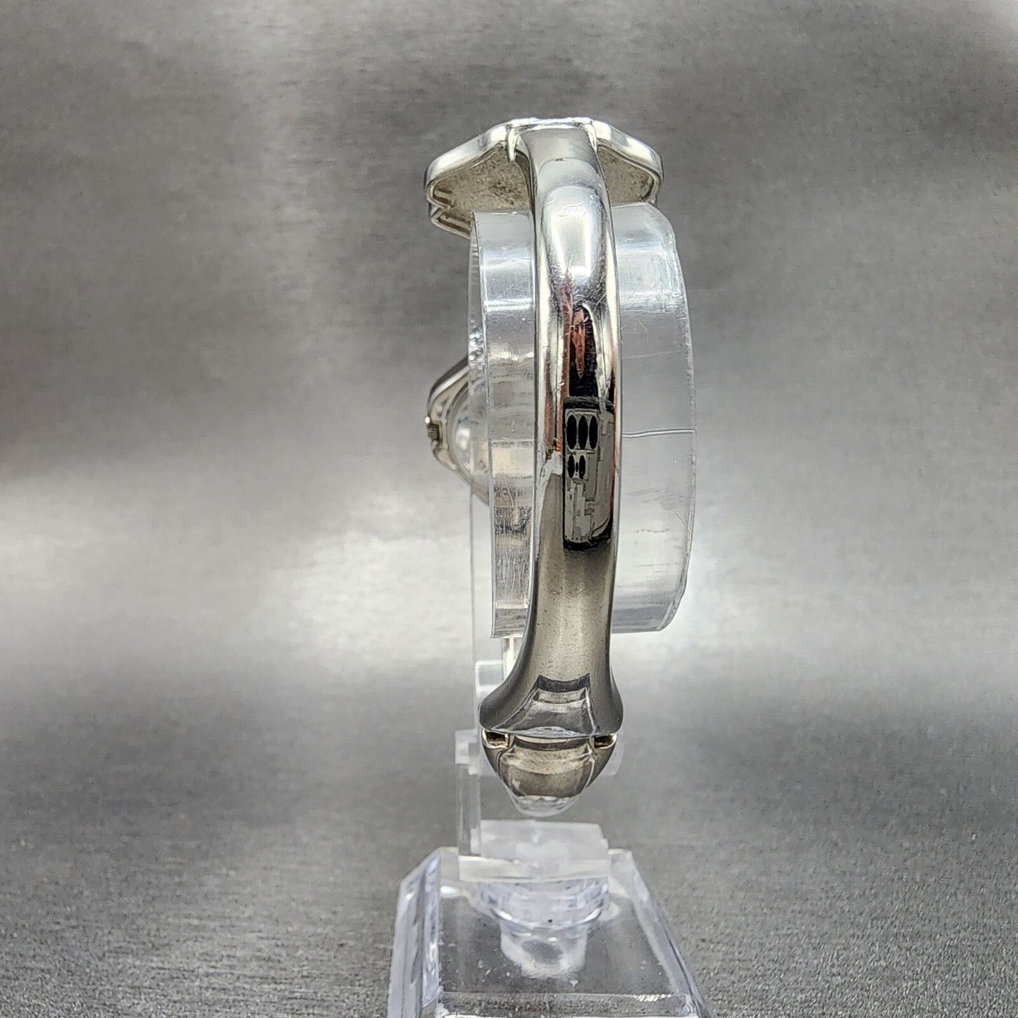 Citizen Q&Q Flower Watch Women 25mm Silver Dial Silver Tone Bangle New Battery