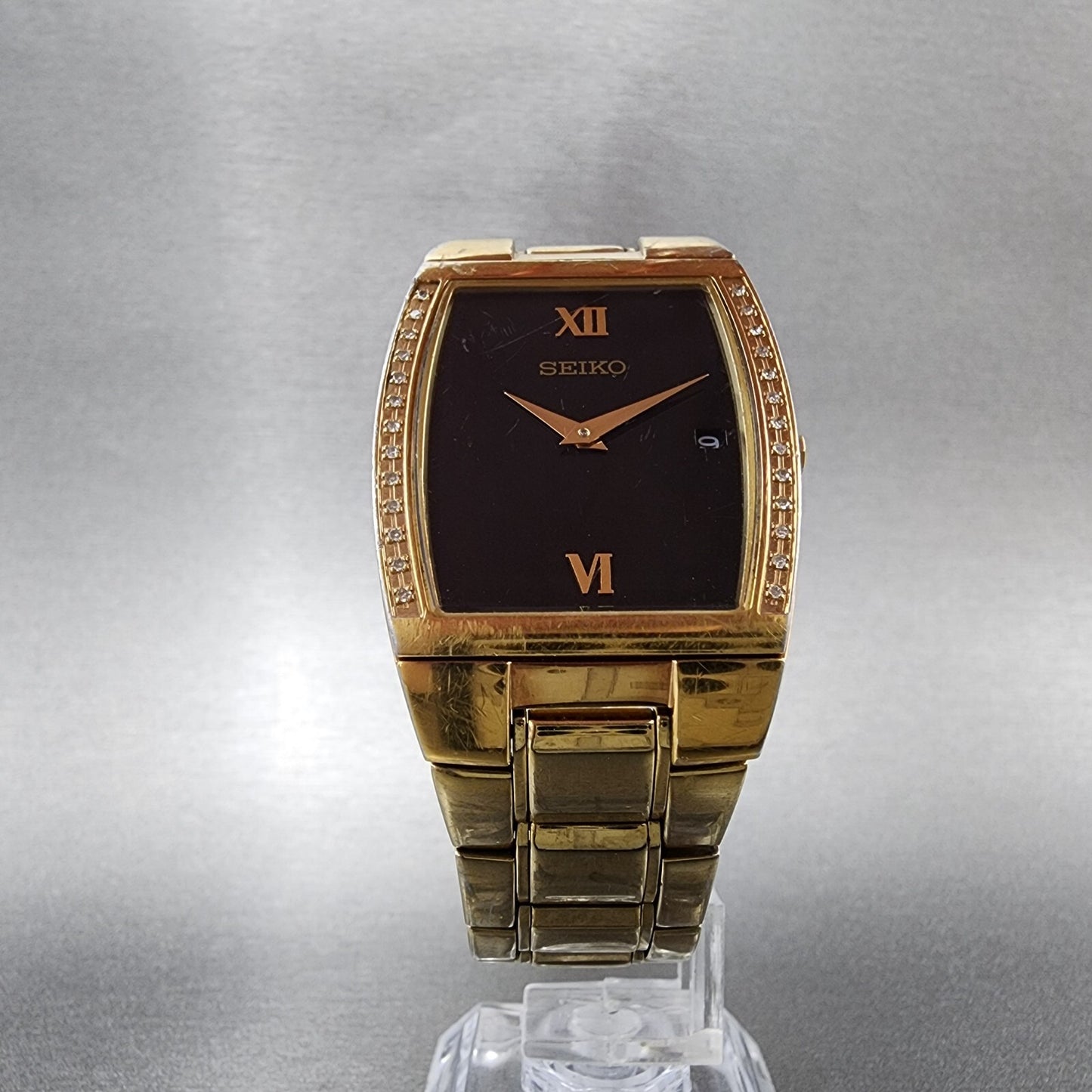 Seiko Watch Men 30mm Black Dial Gold Tone Diamond Bezel Tonneau 7N39-0BL0 NewBat