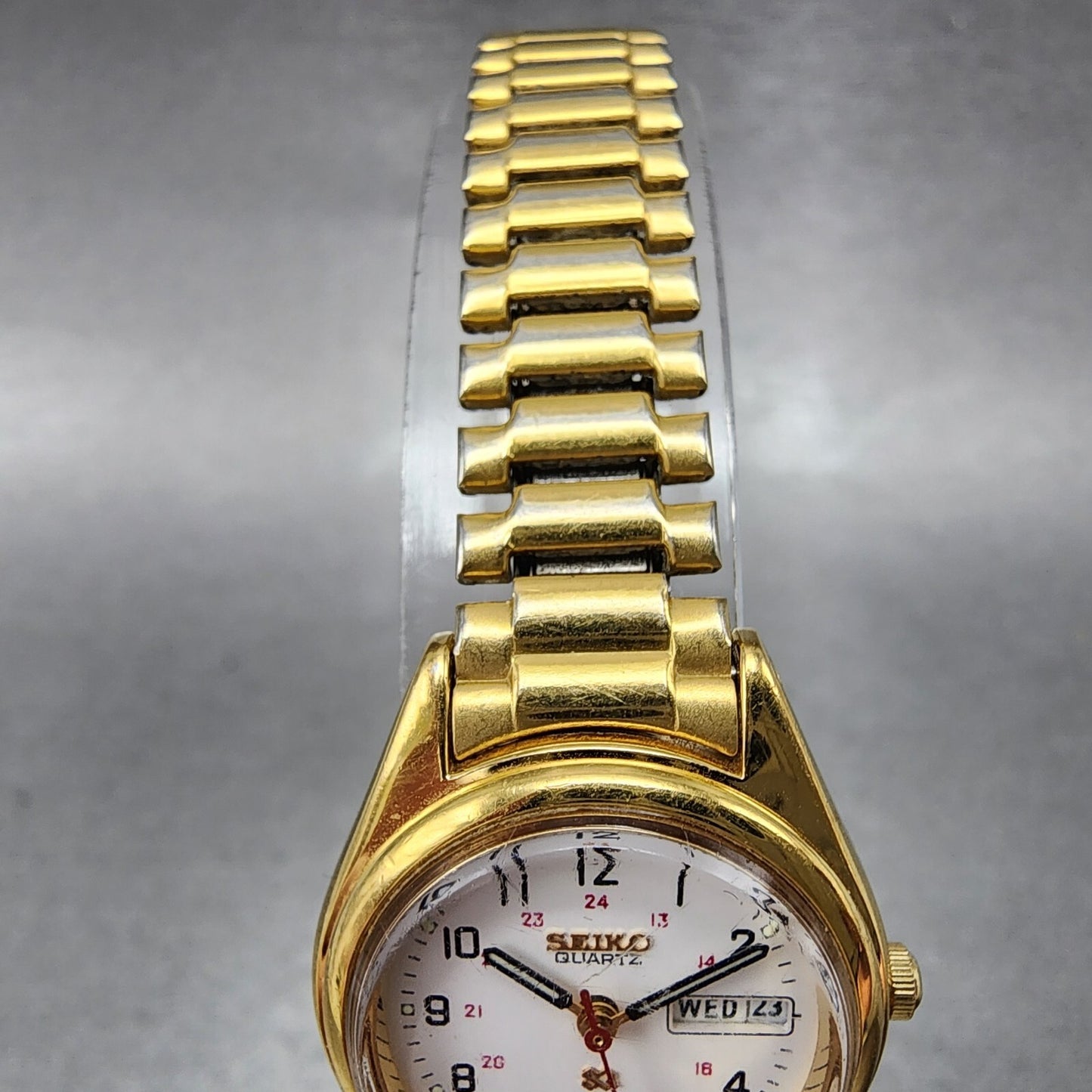 Seiko SQ Watch Women 24mm White Dial Gold Tone Daydate Round 7N83-6A09 New Batt