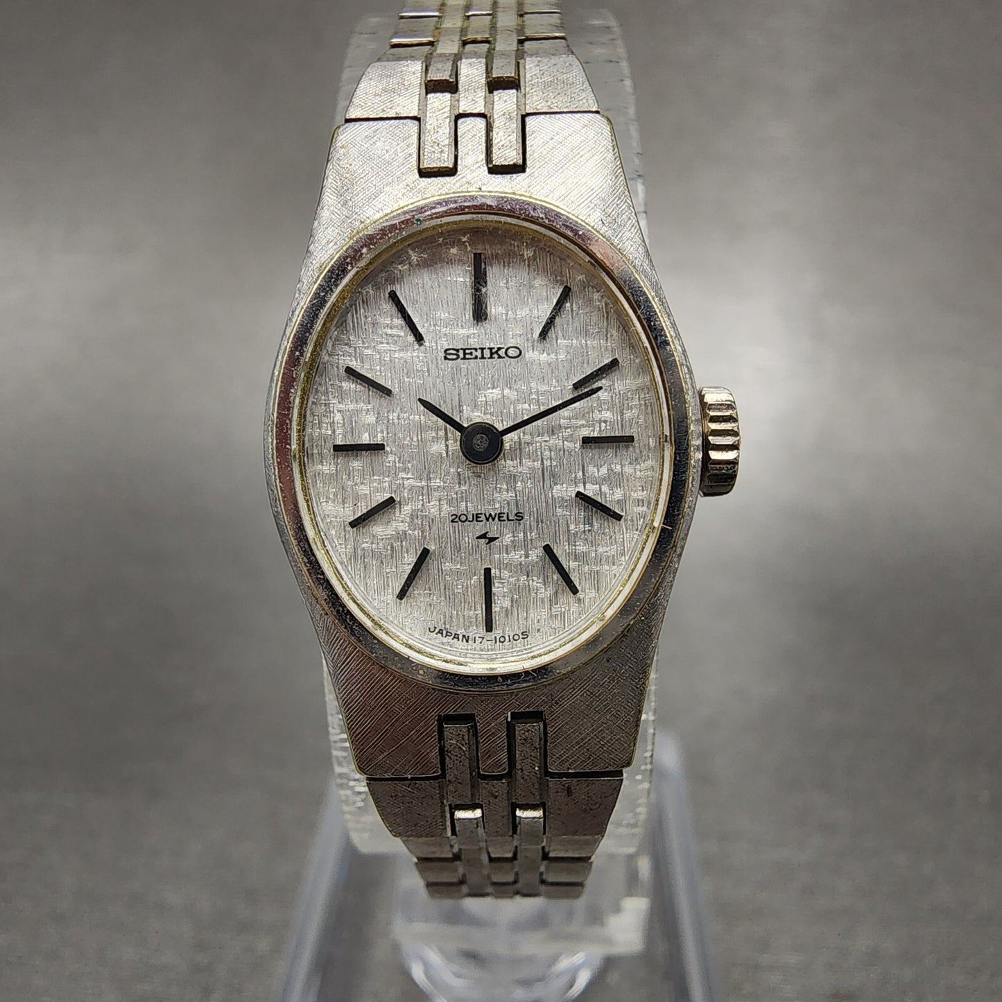Seiko Watch Women 17mm Silver Dial Silver Tone Manual Oval 17-7230 Runs