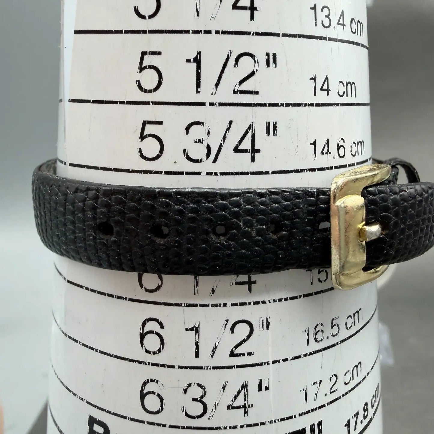 Seiko Watch Women 20mm Black Dial Gold Tone Round Vintage 1N00-0F69 New BatteryJ10