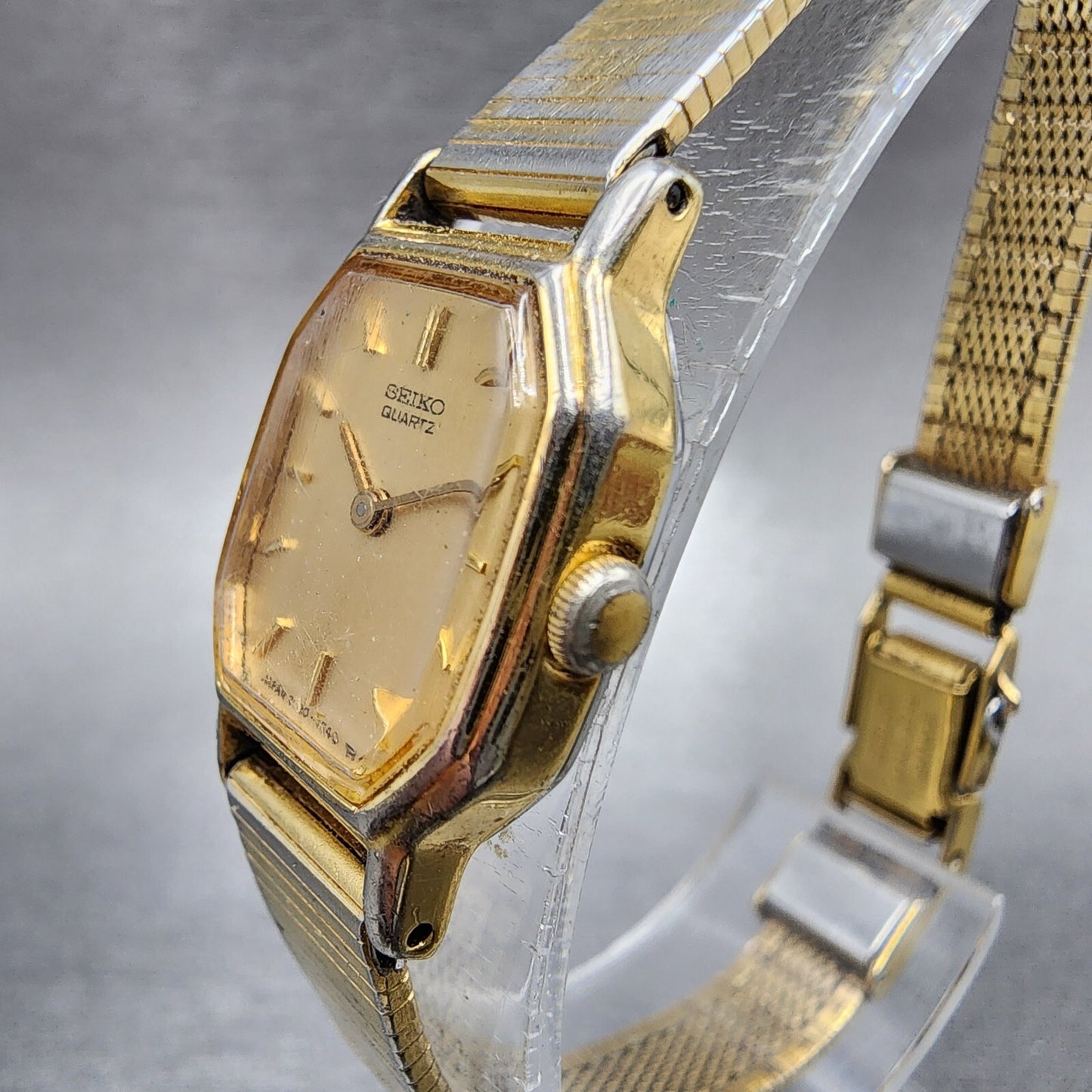Seiko Watch Women 16mm Champagne Dial Gold Tone 2c20-5769 New Battery