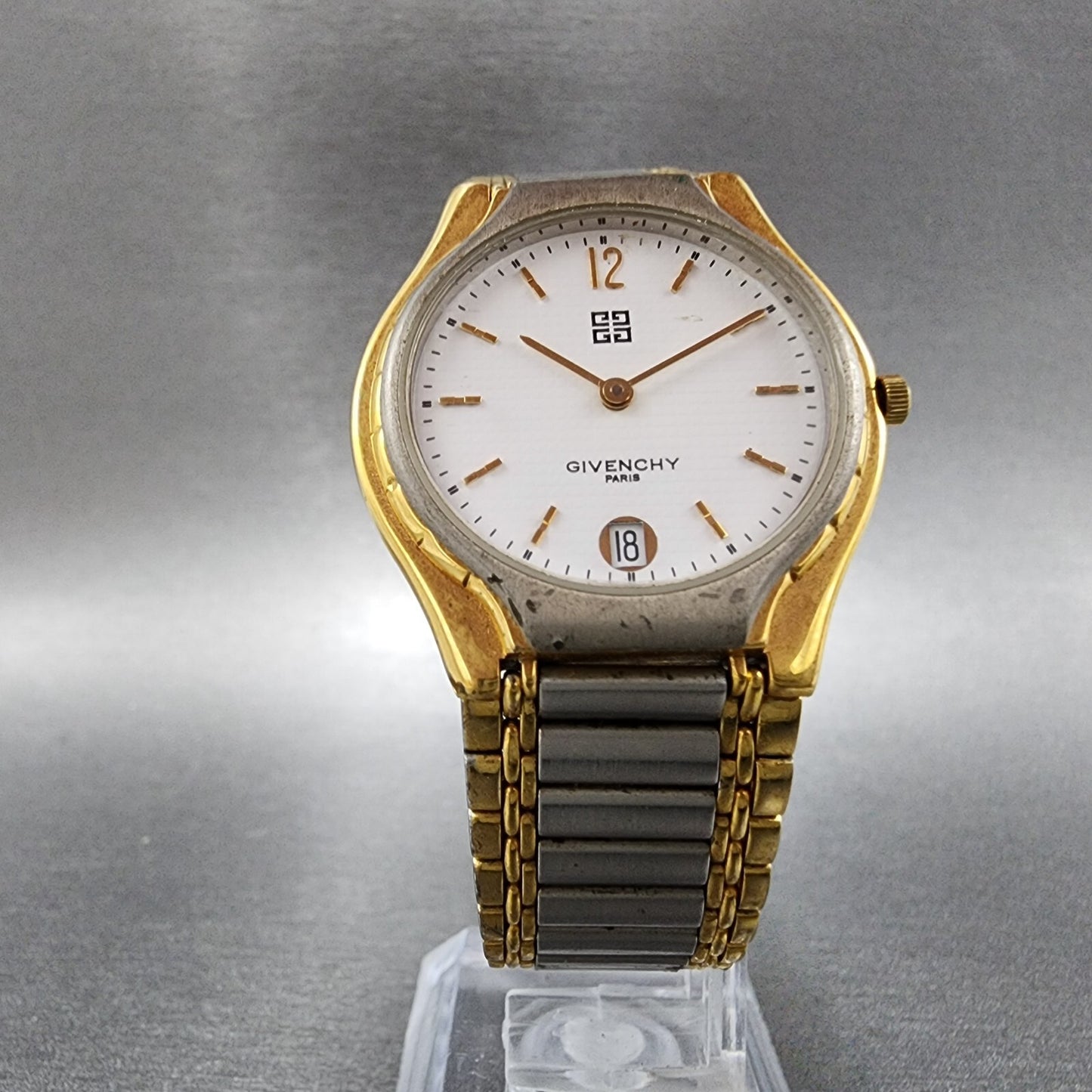 Givenchy Watch Women 32mm White Dial Two Tone Date Round 621 New Battery