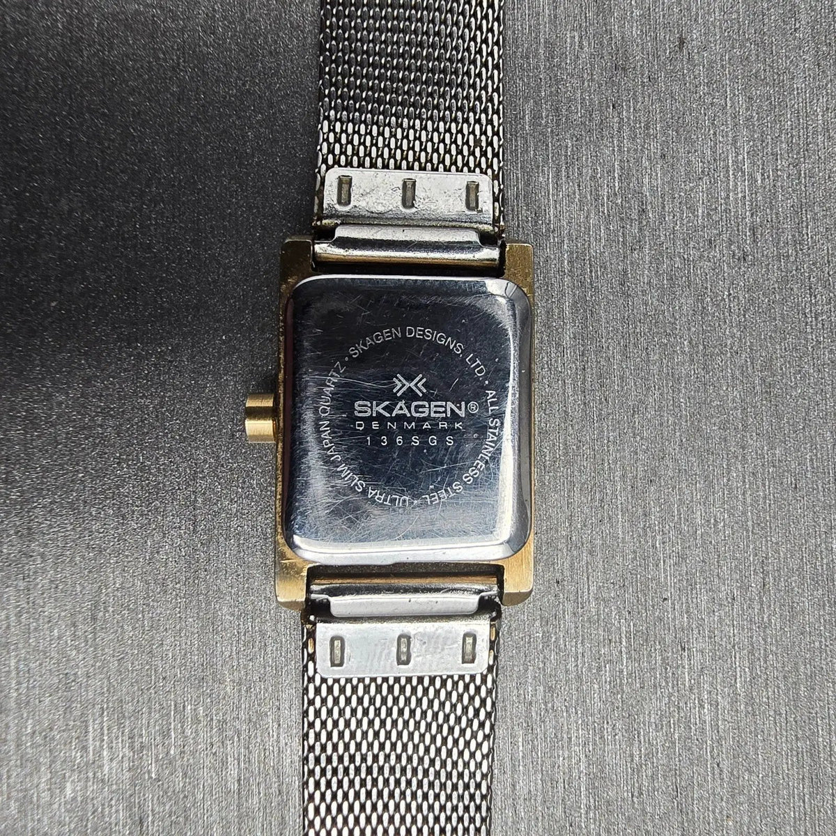 Skagen Watch Women 15mm Silver Dial Gold Tone Rectangle 136SGS New Battery BD10
