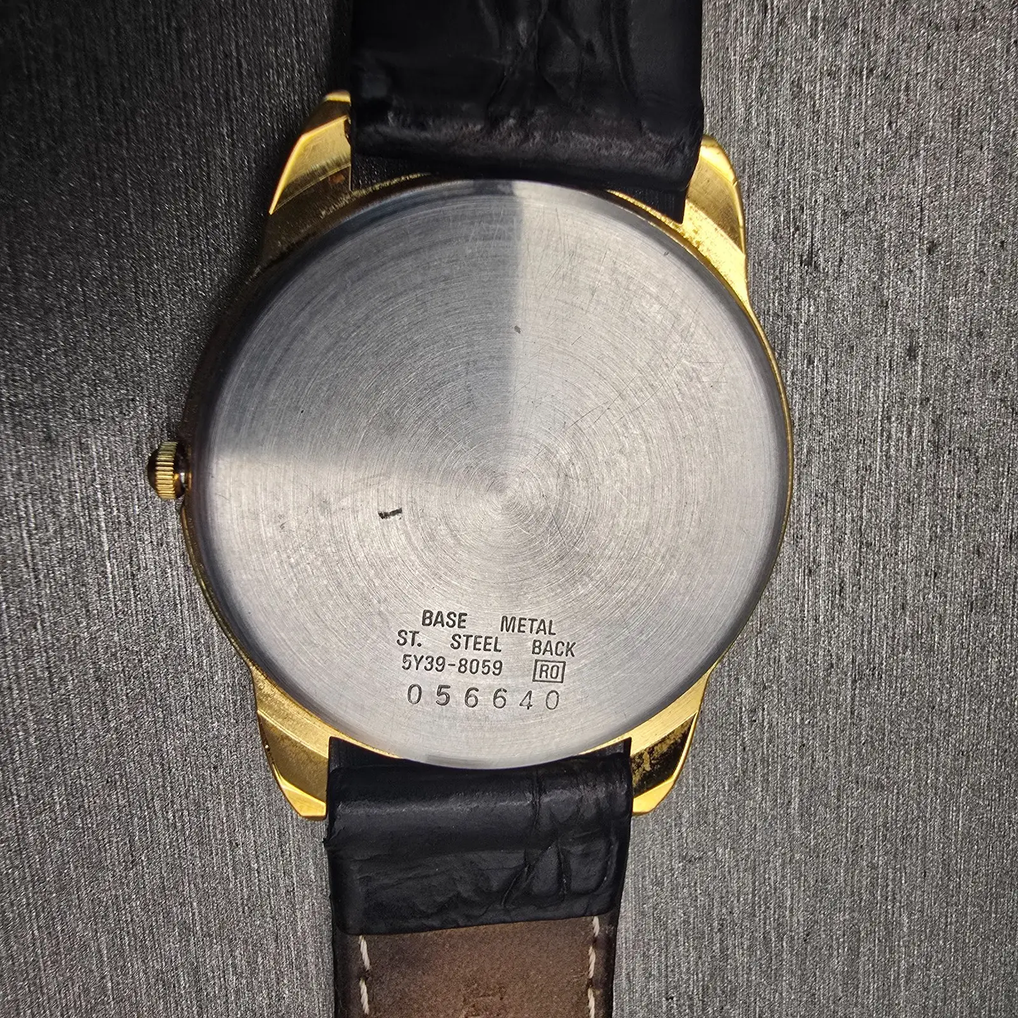 Seiko Watch Men 33mm White Dial Gold Tone Date Round 5Y39-8059 New Battery VTG10