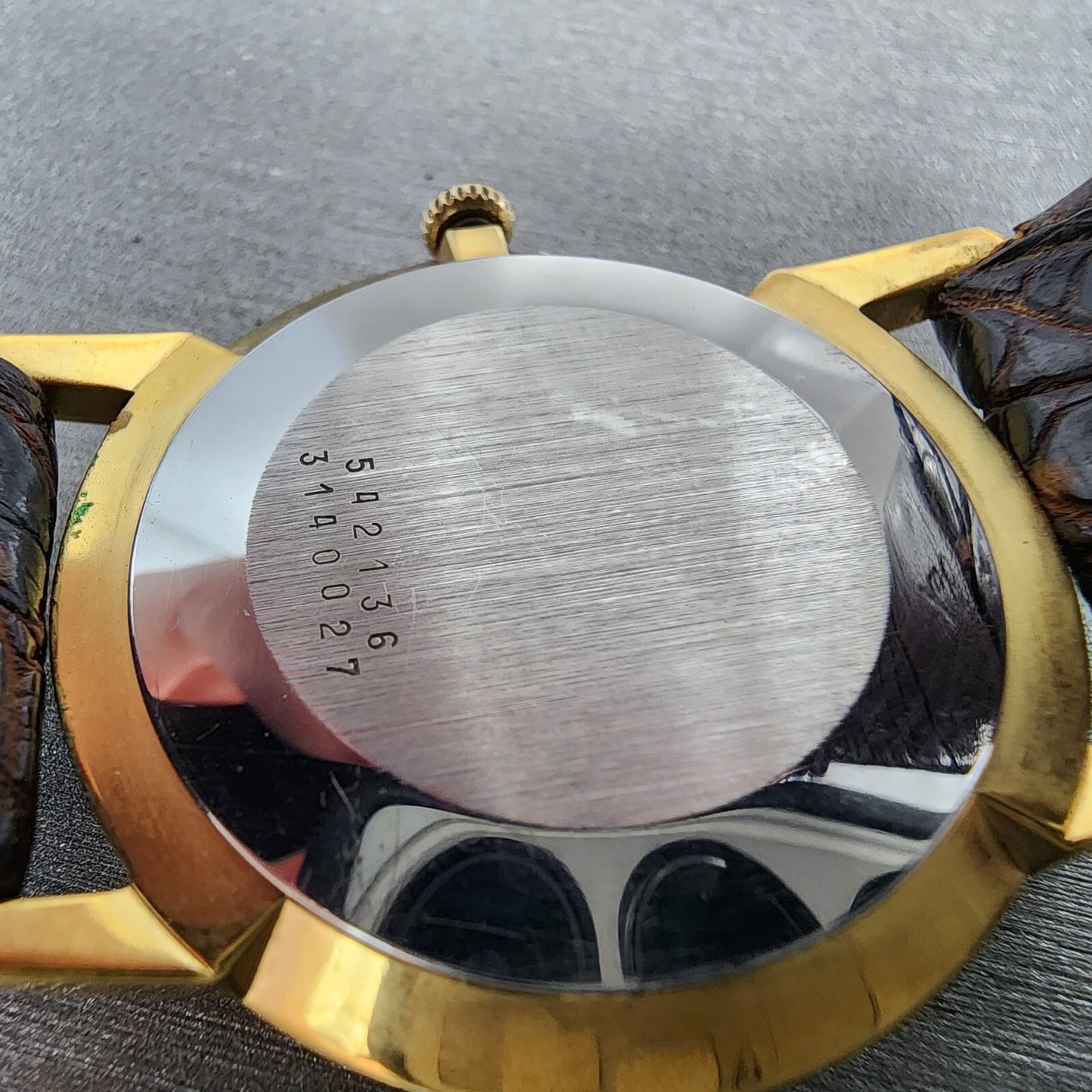 Universal Geneve Watch Men 32mm Gold Dial Gold Tone Manual Wind Runs 542136