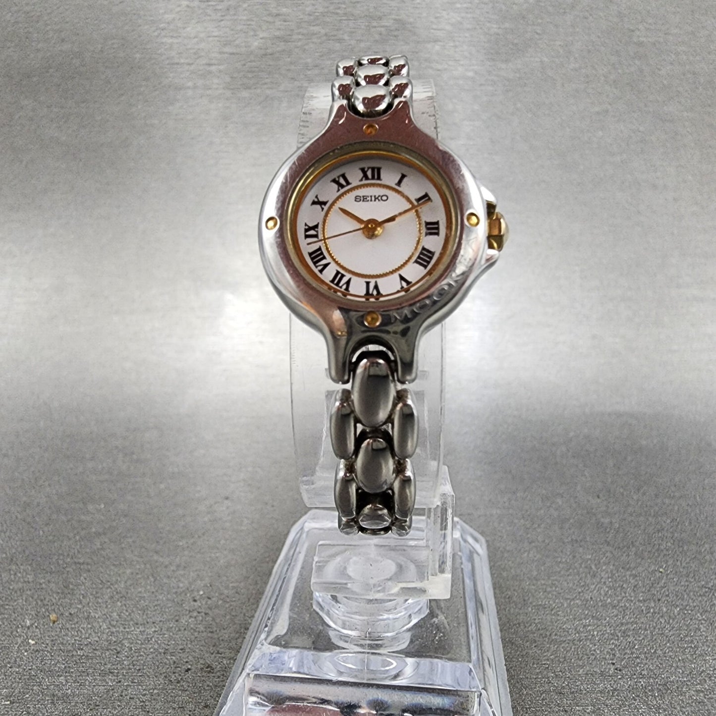 Seiko Watch Women 20mm White Dial Two Tone Round 1f21-0a50 New Battery