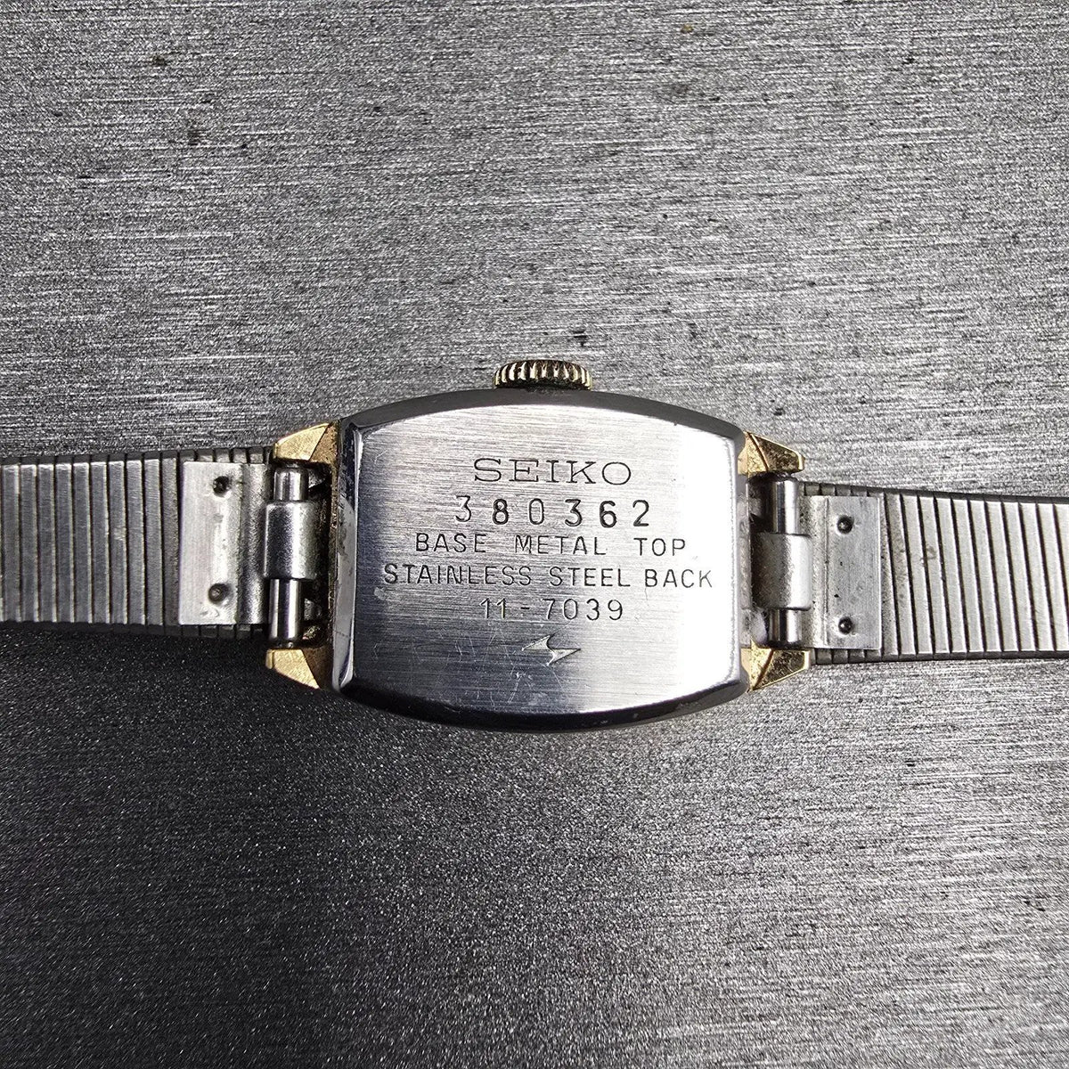 Seiko Watch Women 15mm Brown Dial Gold Tone Oval 11-7039 Manual Wind Vintage10