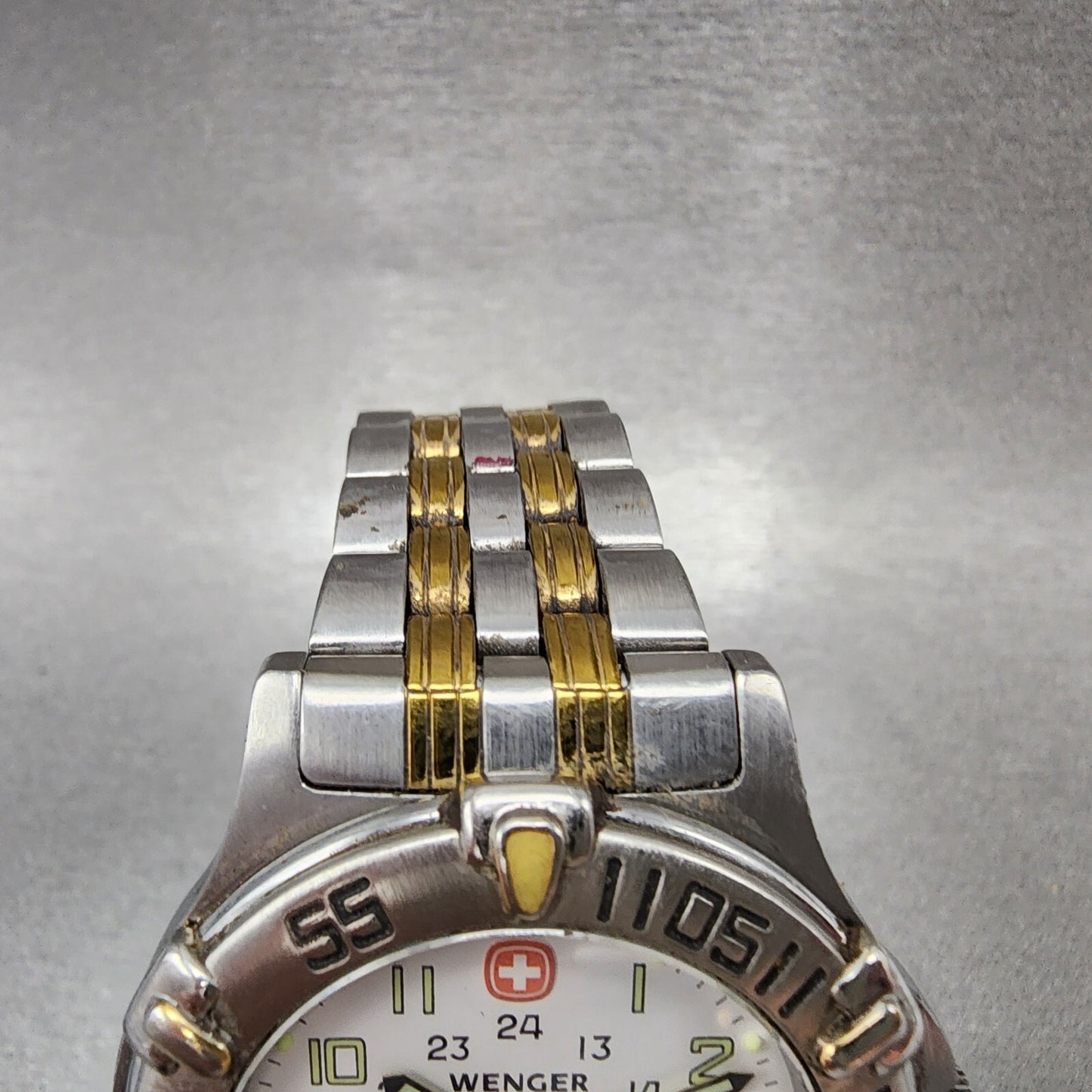 Wenger Dive Watch Men 40mm White Dial Two Tone Date Round SMT Design New Battery