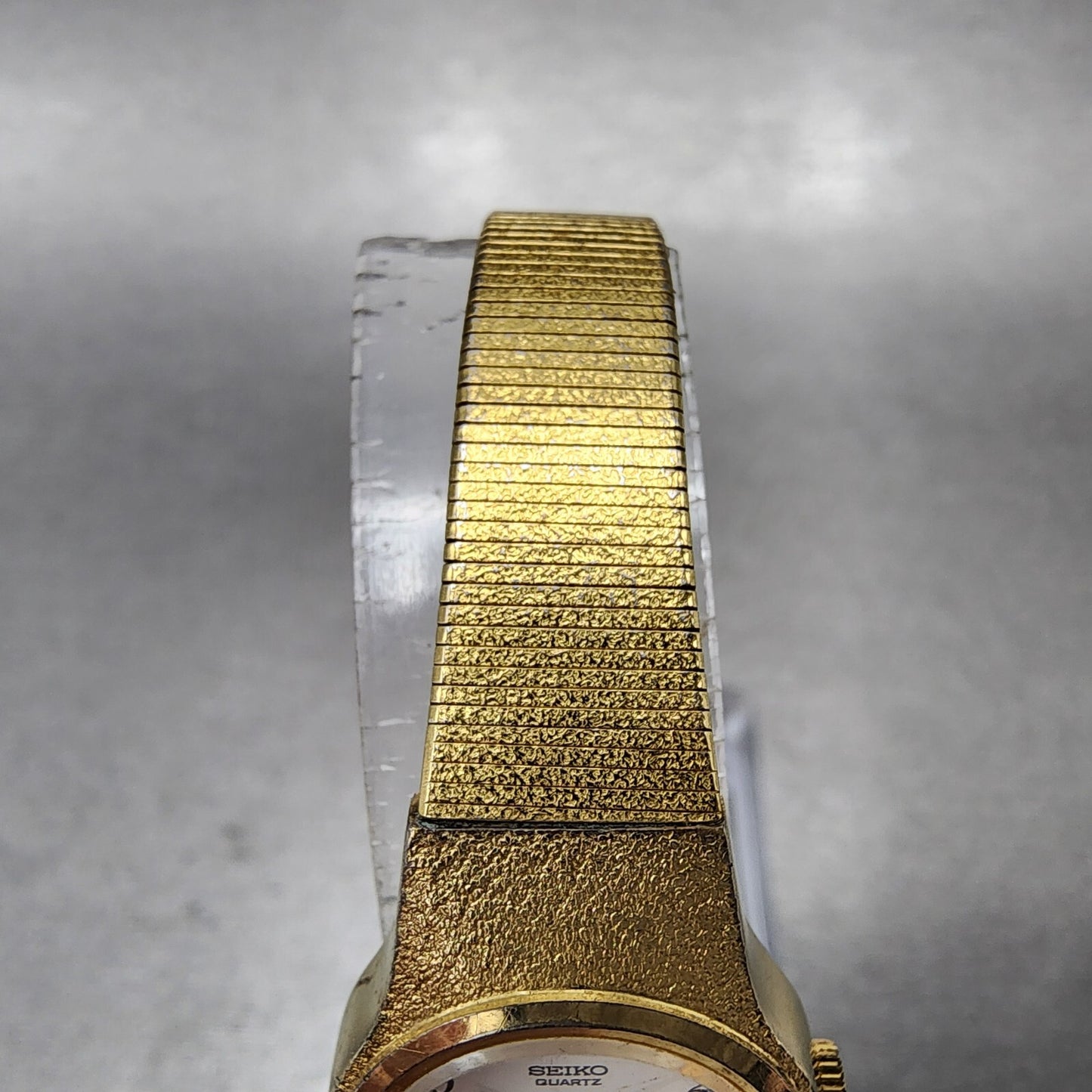 Seiko Watch Women 20mm White Dial Gold Tone Round 8Y21-0020 New Battery