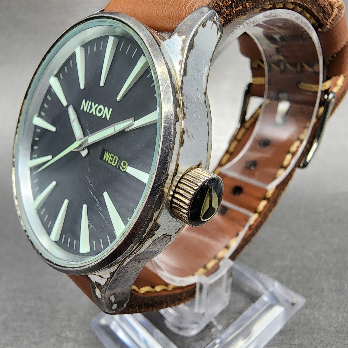 Nixon Sentry Watch Men 42mm Black Dial Silver Tone Daydate Round New Battery