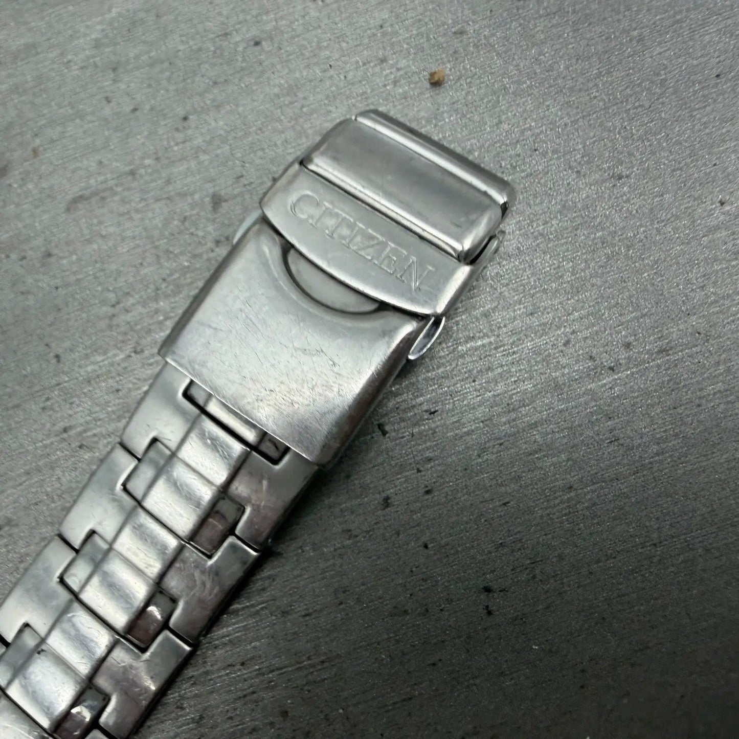 Citizen Eco-Drive Watch Men 40mm Black Dial Silver Tone Date E110-K000432 PARTS17