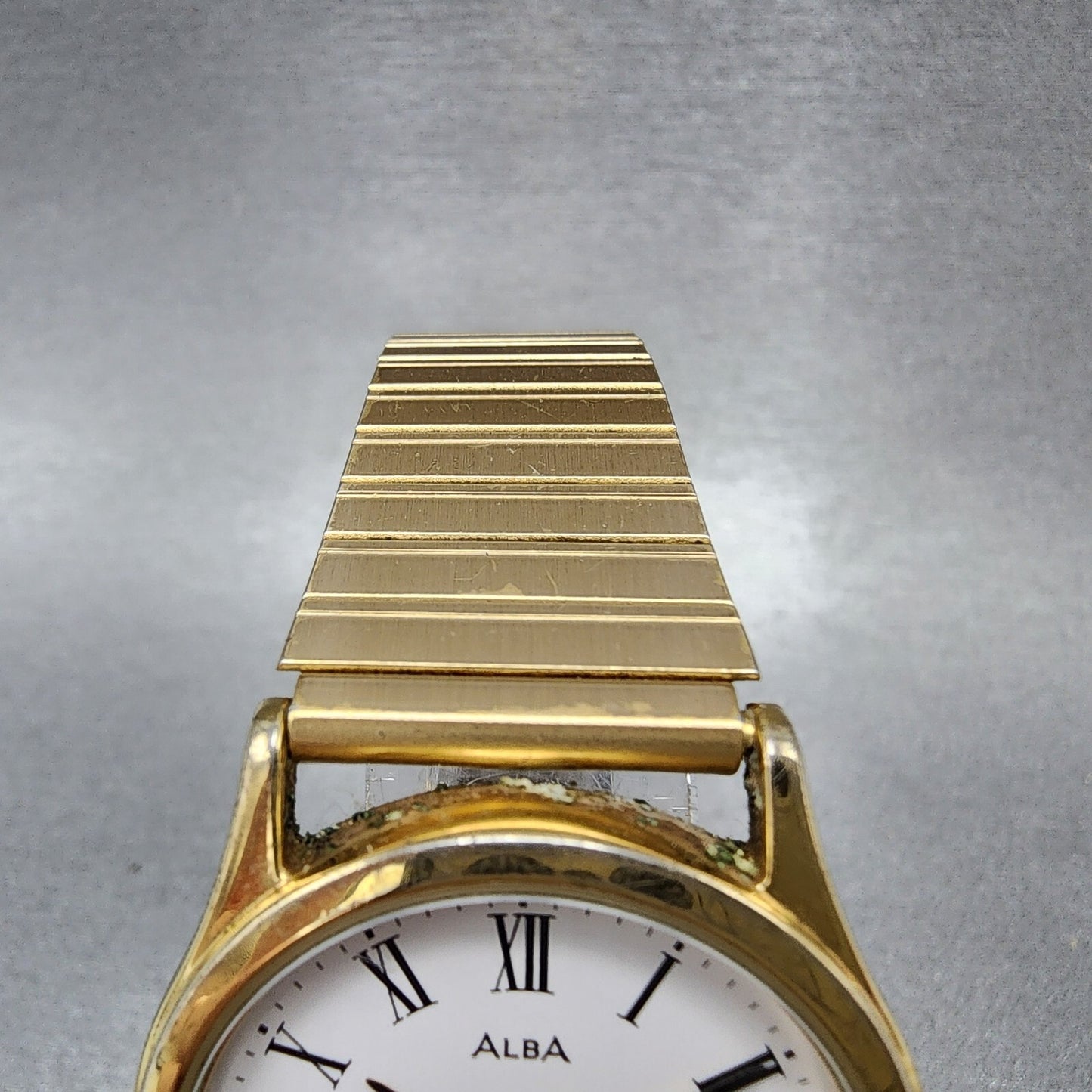Seiko Alba Watch Men 32mm White Dial Gold Tone Round V515-6470 New Battery
