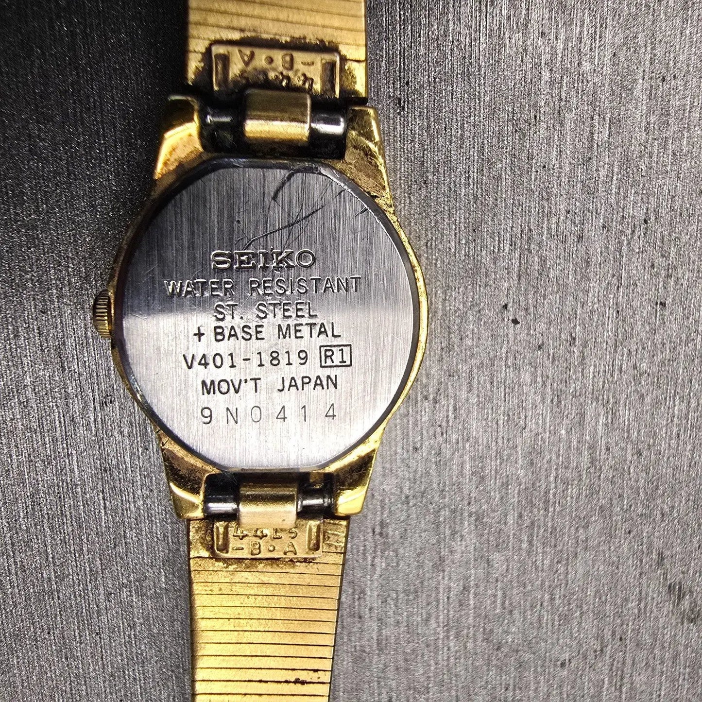 Seiko Watch Women 19mm Ivory Dial Gold Tone Round V401-1819 New Battery Vintage10