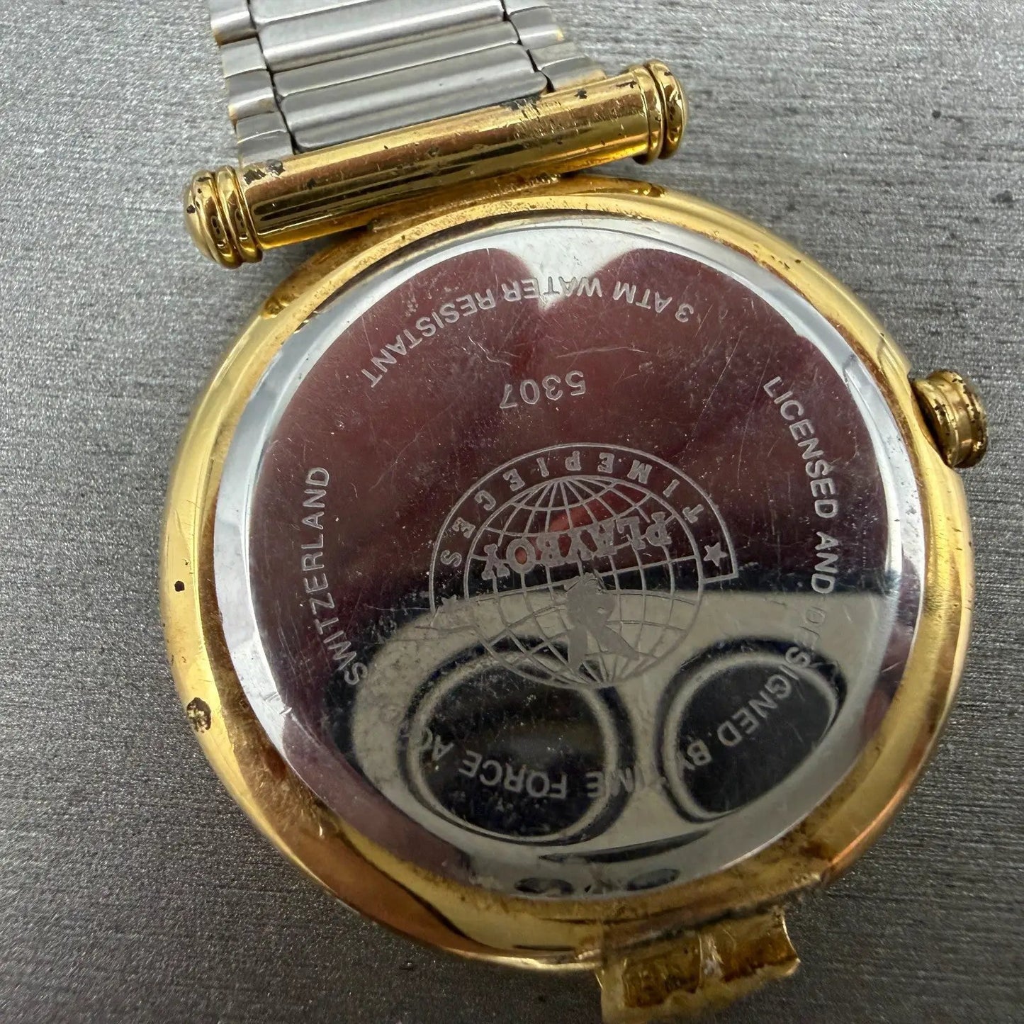 Playboy Watch Men 34mm White Dial Gold Tone Round 5307 BROKEN BAND New battery19