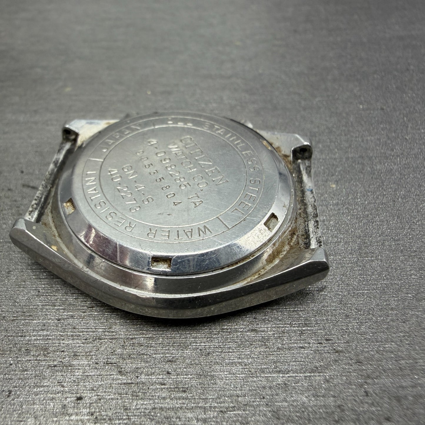 Citizen Digital Watch Men 35mm Digital Silver Tone Daydate Round READ!! New batt10