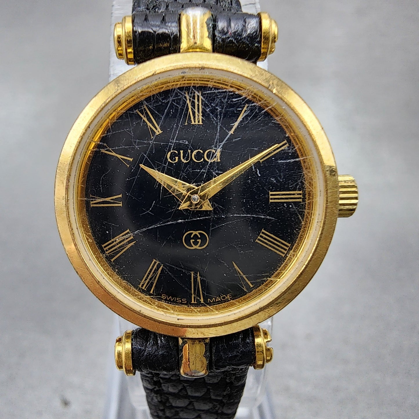 Gucci 2000L Watch Women 21mm Black Dial Gold Tone Round VTG New Battery