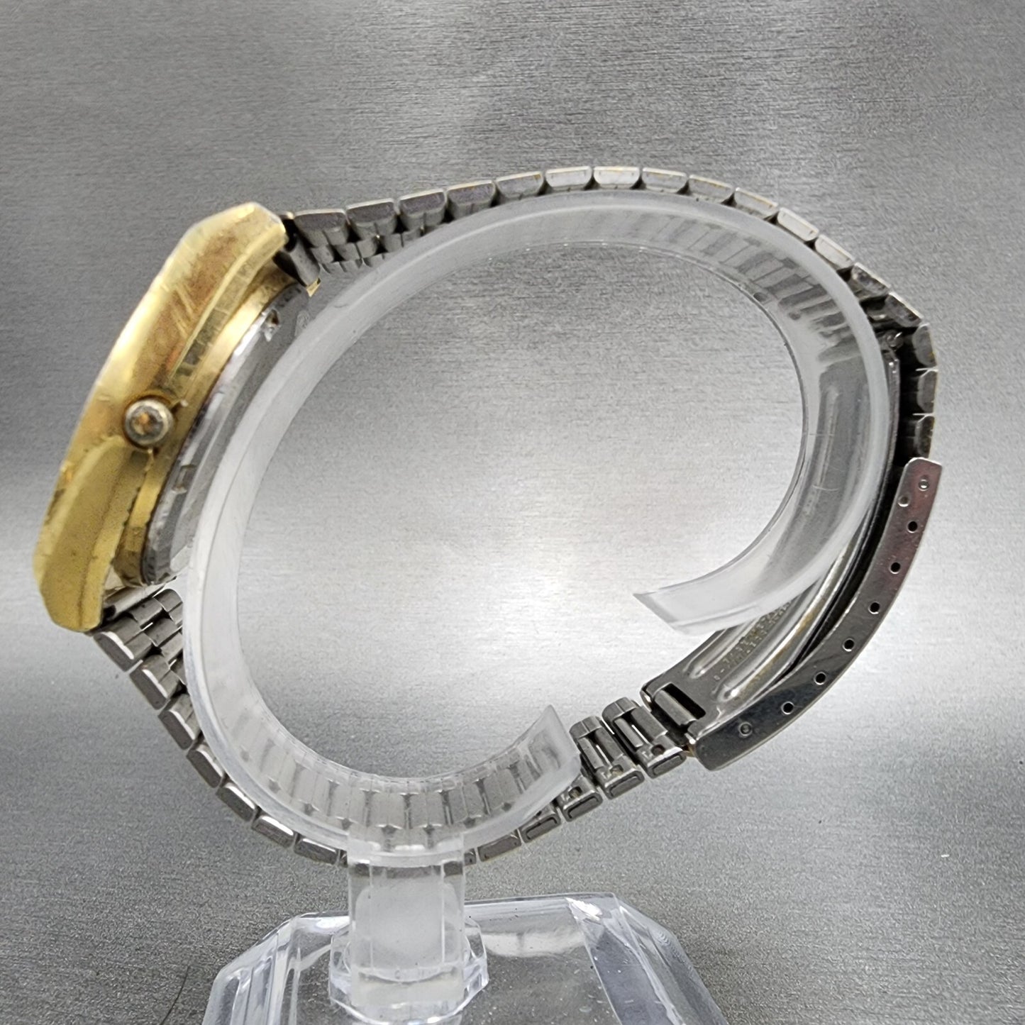 Seiko SQ Watch Men 35mm Gold Dial Gold Tone Daydate Hexagon 8223-5049 New Batt