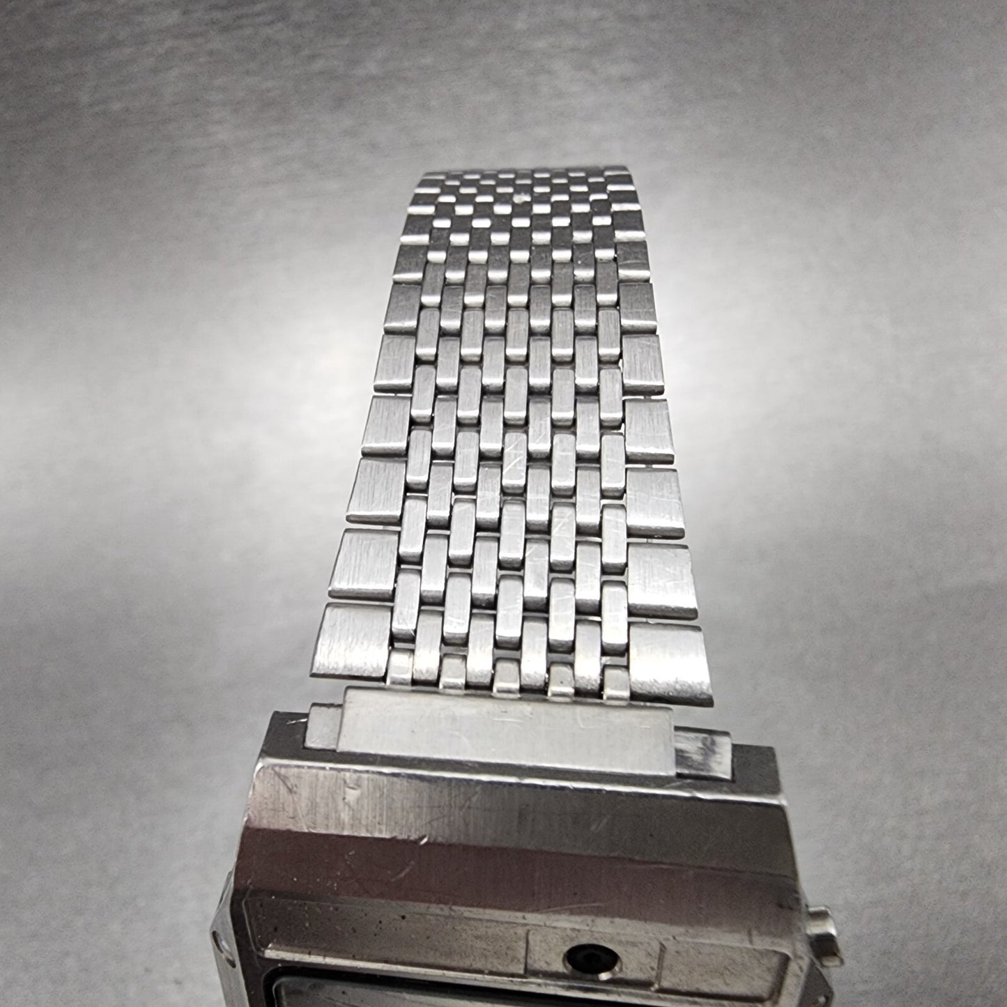 Seiko Digital Watch Men 33mm Silver Tone Alarm Chrono A639-5039 READ!!!!