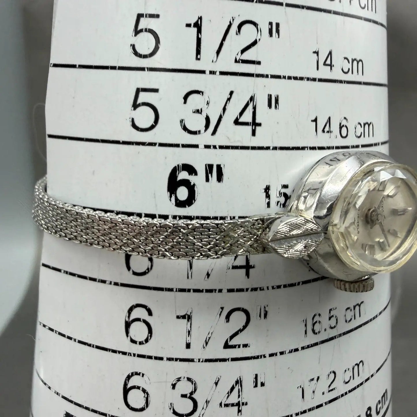 Seiko Solar Watch Women 15mm Silver Dial Silver Tone Oval Manual 10-7780 Runs10