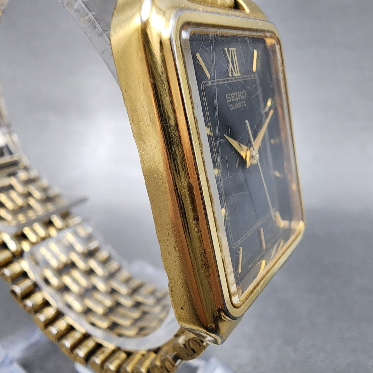 Seiko Tank Watch Men 26mm Black Dial Gold Tone V701-5jo9 New Battery