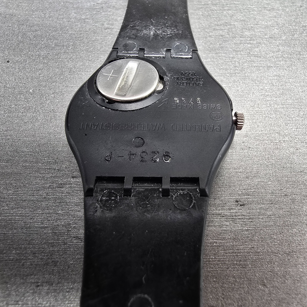 Swatch Color Window Watch Men 34mm Black Dial Black Tone Round GB715 New Battery14