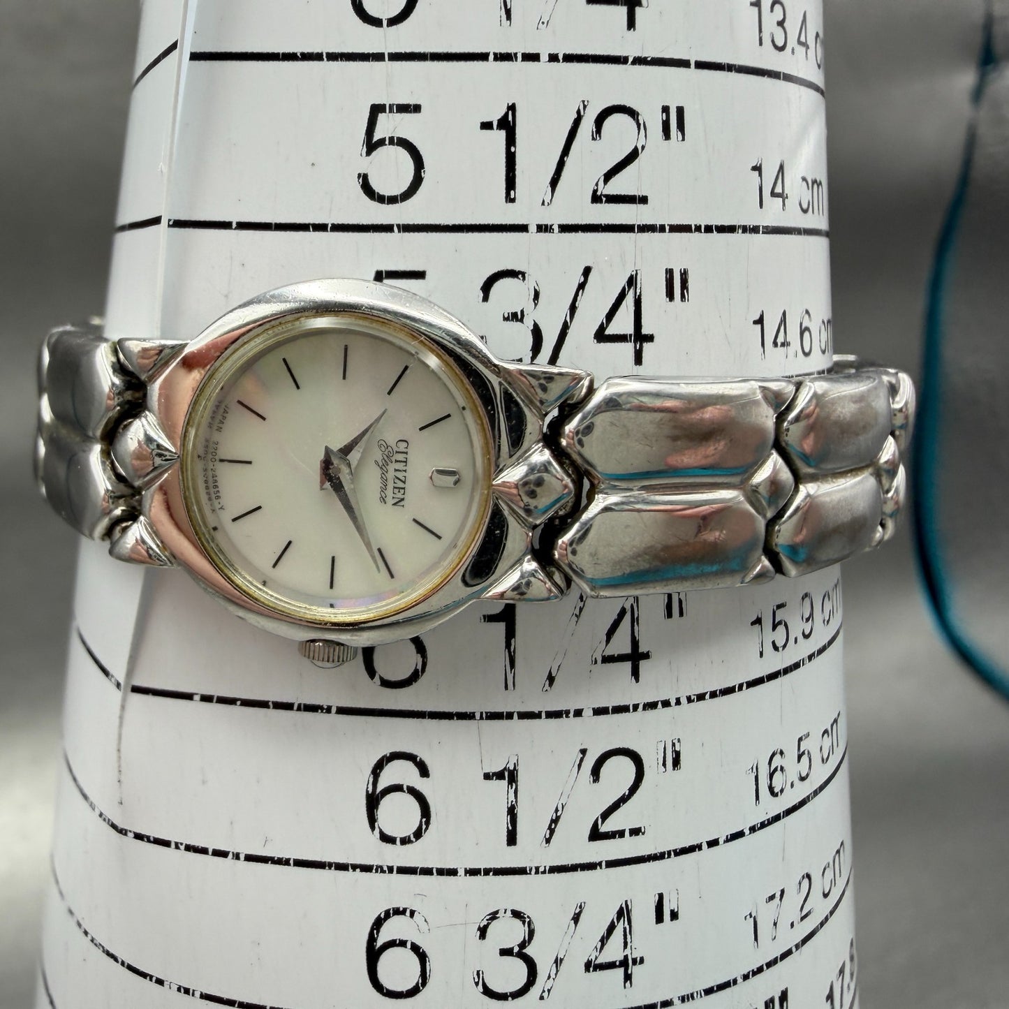 Citizen Watch Women 17mm MOP Dial Silver Tone Round 2200-241991 New Battery VTG12
