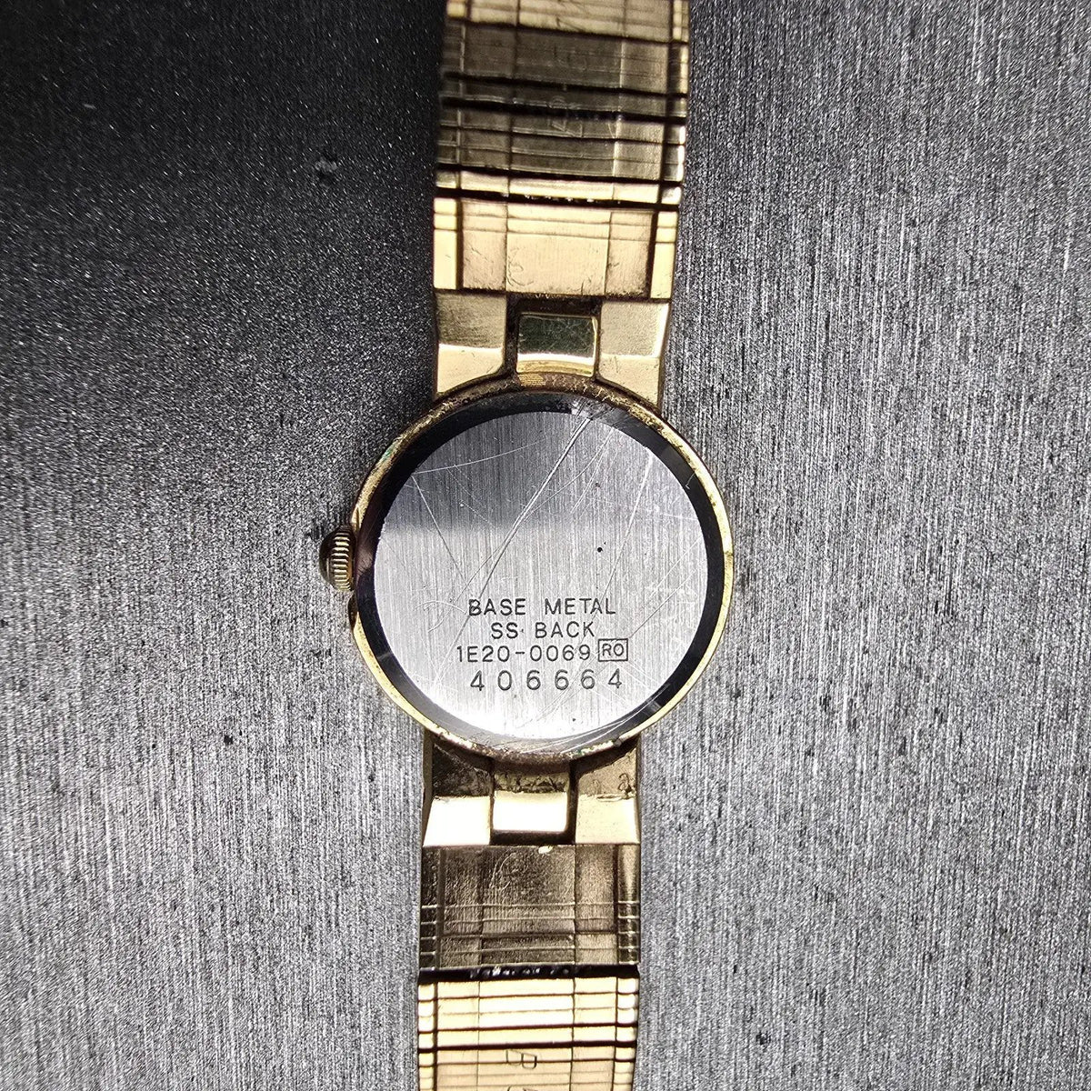 Seiko Watch Women 17mm Gold Dial Gold Tone Round 1E20-0069 New Battery Vintage10