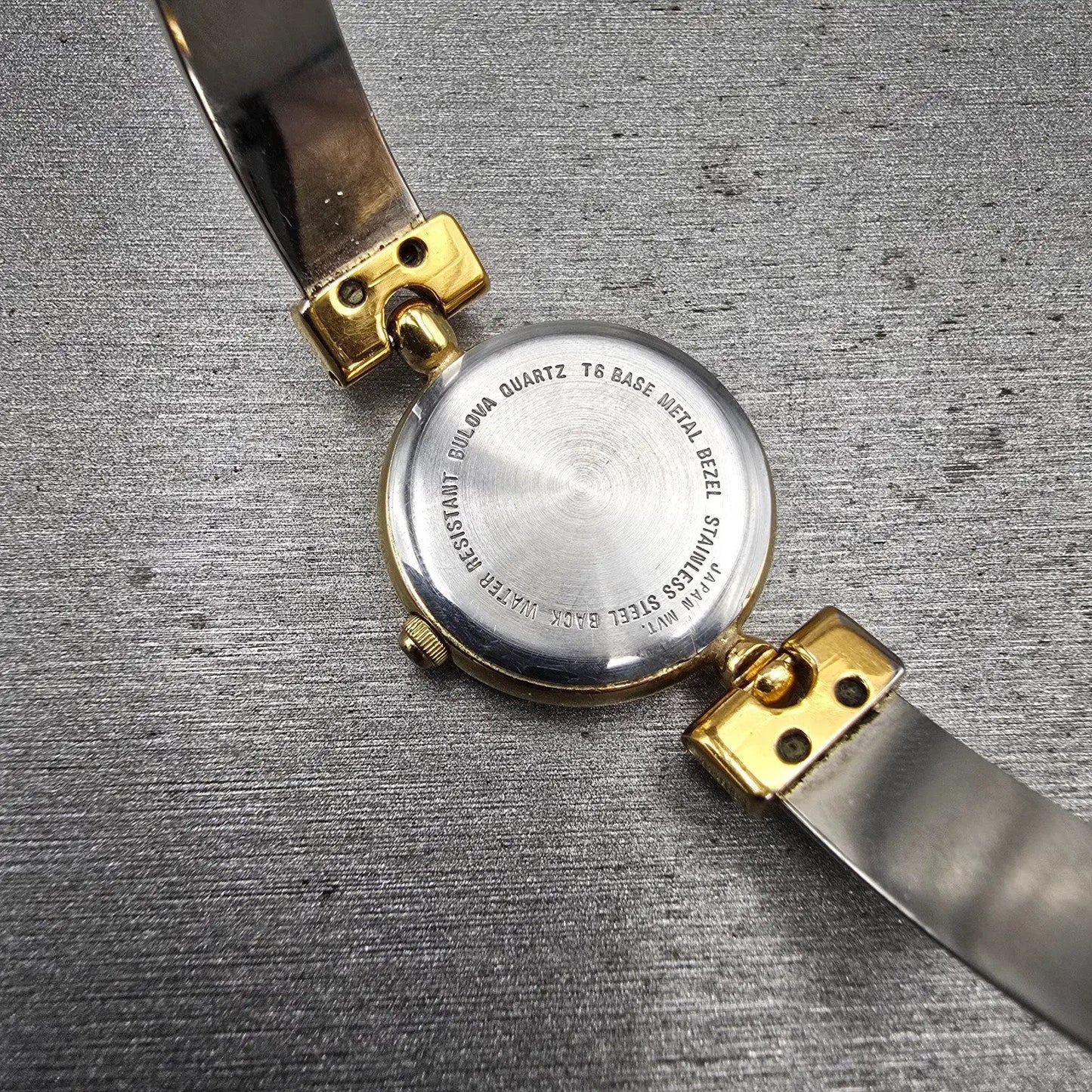 Bulova Watch Women 22mm White Dial Gold Tone Round Bangle 98L69 New Battery10