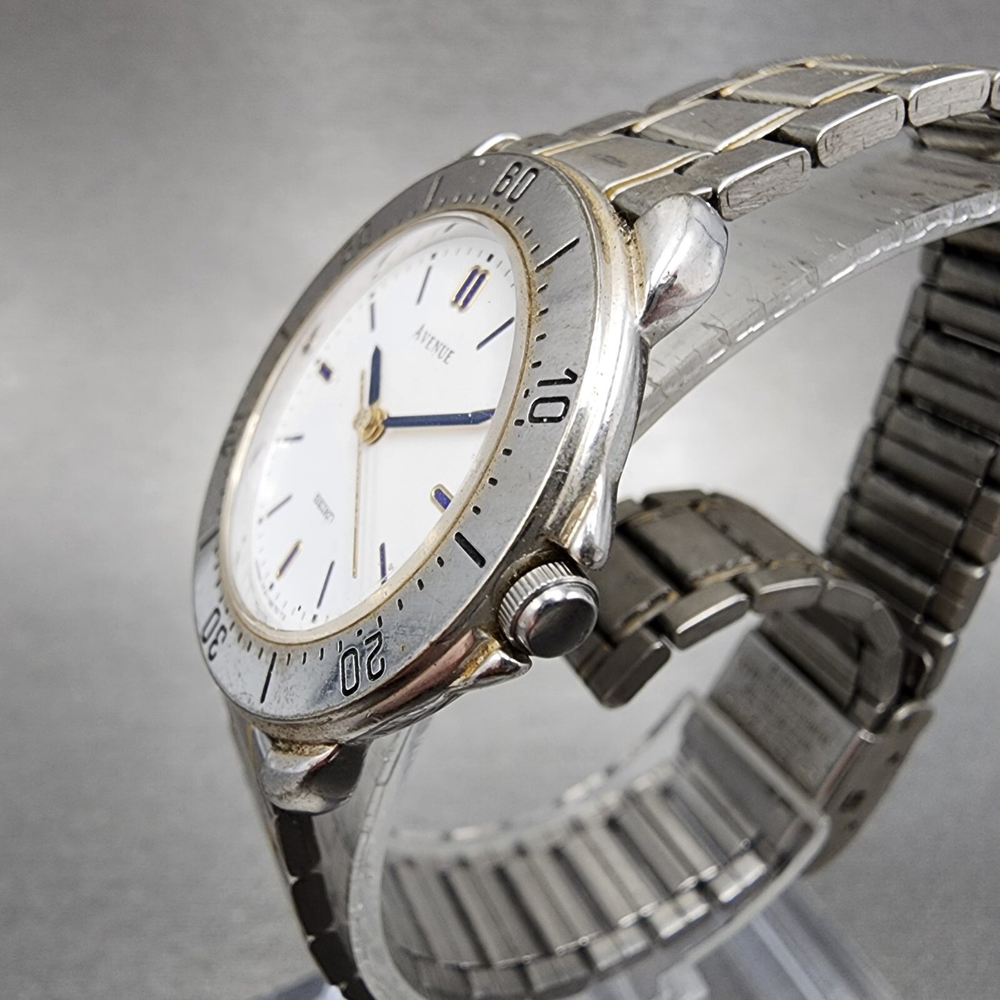 Seiko Avenue Watch Women 28mm White Dial Two Tone 1f21-0d10 New Battery