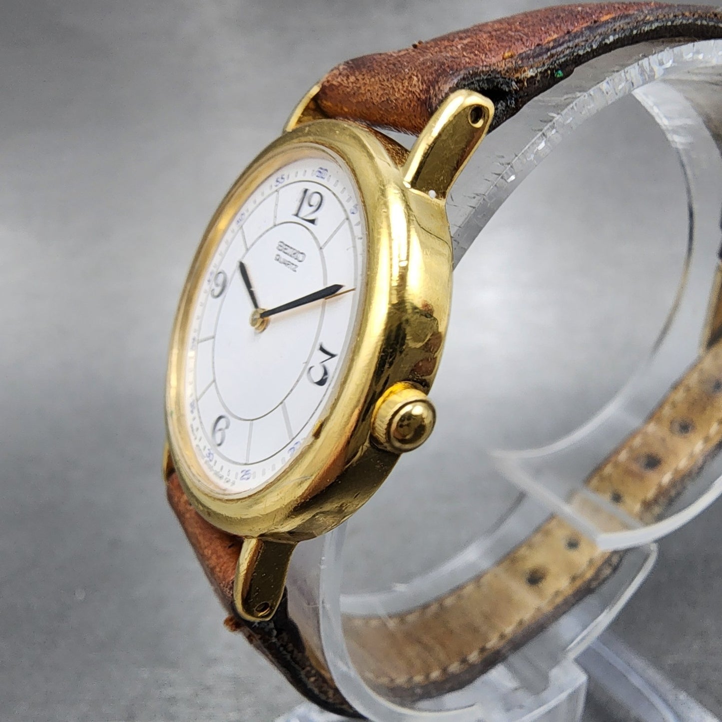 Seiko Watch Women 26mm White Dial Gold Tone Round 2y00-0C10 New Battery