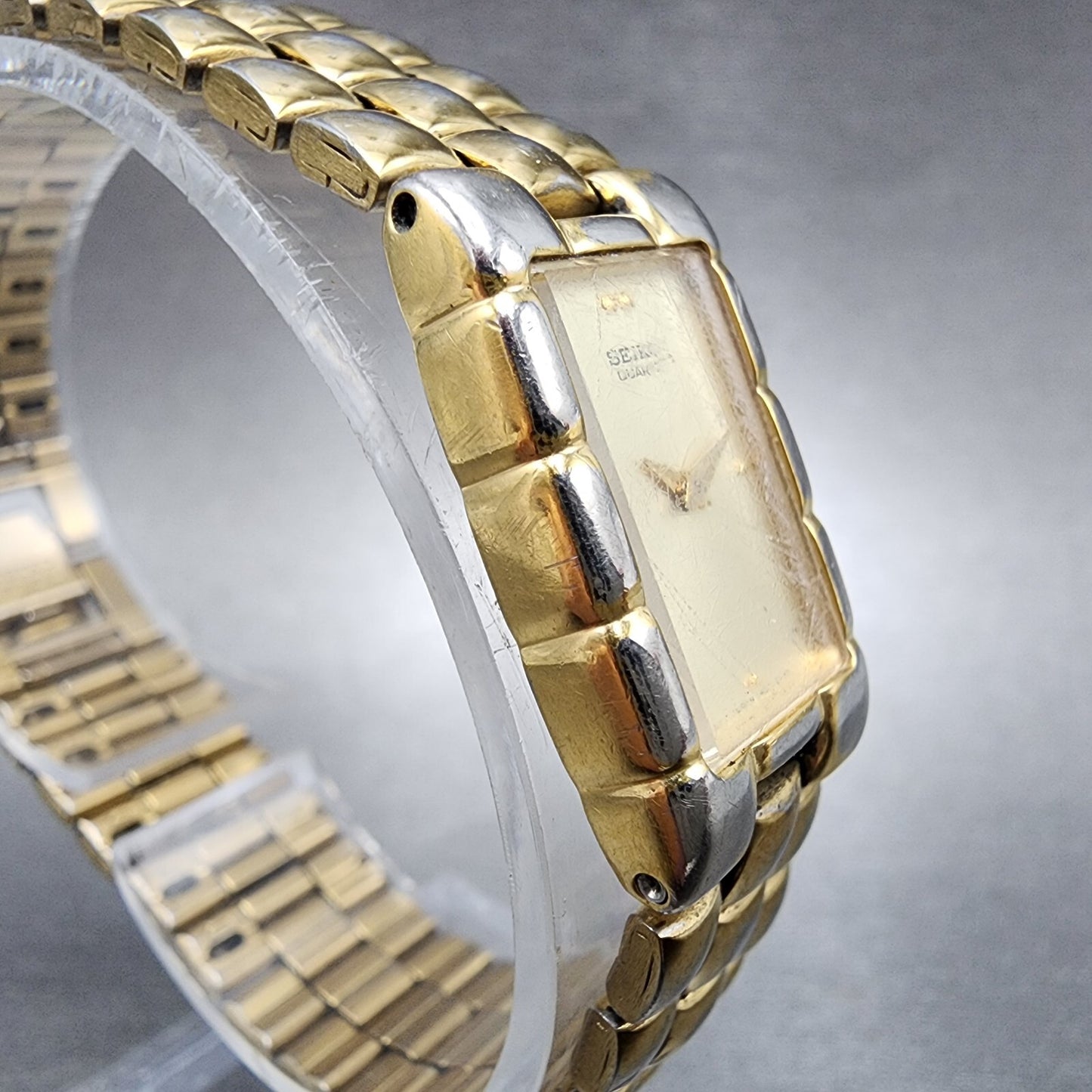 Seiko Tank Watch Women 16mm Champagne Dial Gold Tone Rectangle 1N00-5G09 NewBat