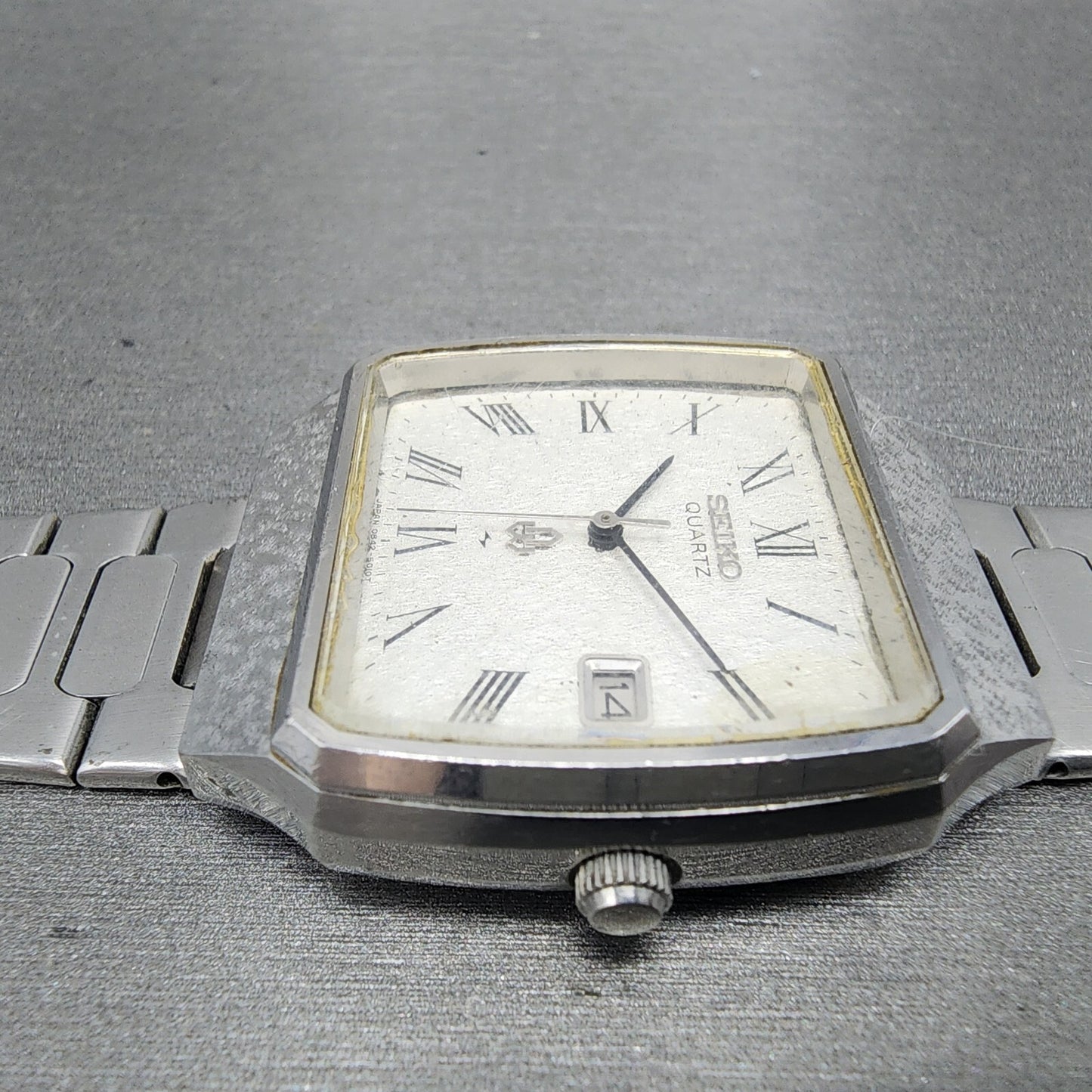 Seiko watch Men 33mm White Textured Dial Silver Tone Date 0842-5010 New Battery