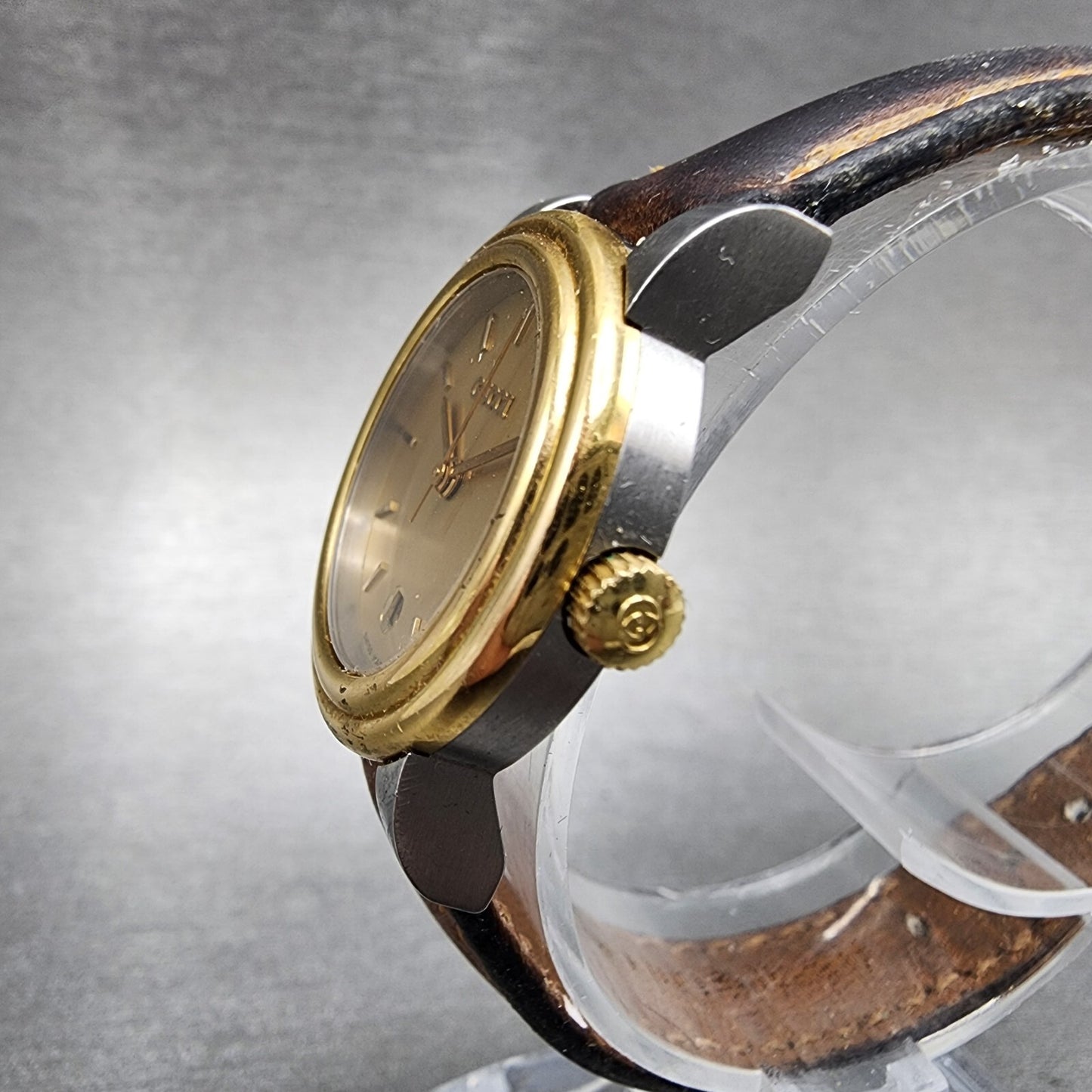Gucci 4300L Watch Women 26mm Gold Dial Two Tone Date Round New Battery
