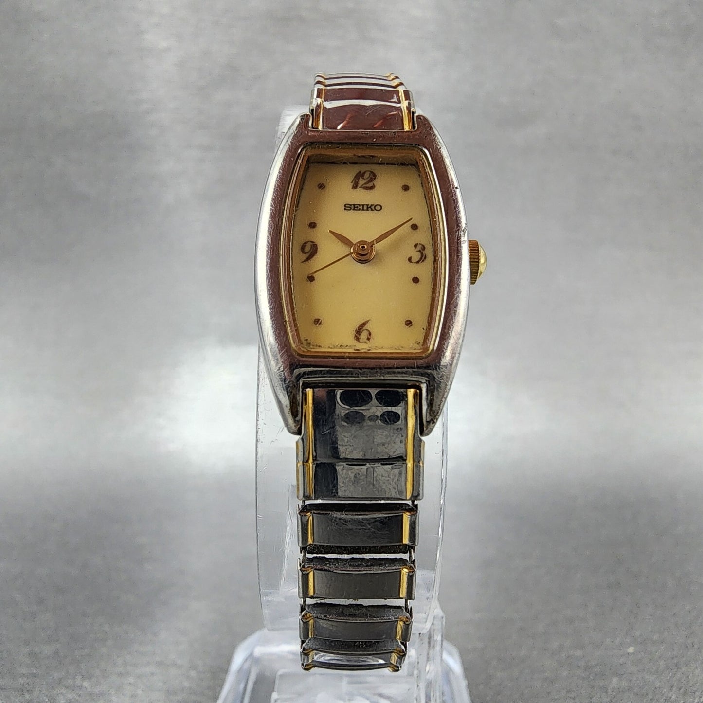 VTG Seiko Watch Women 16mm Cream Dial Silver Tone Rectangle 1N01-5B69 New Batt