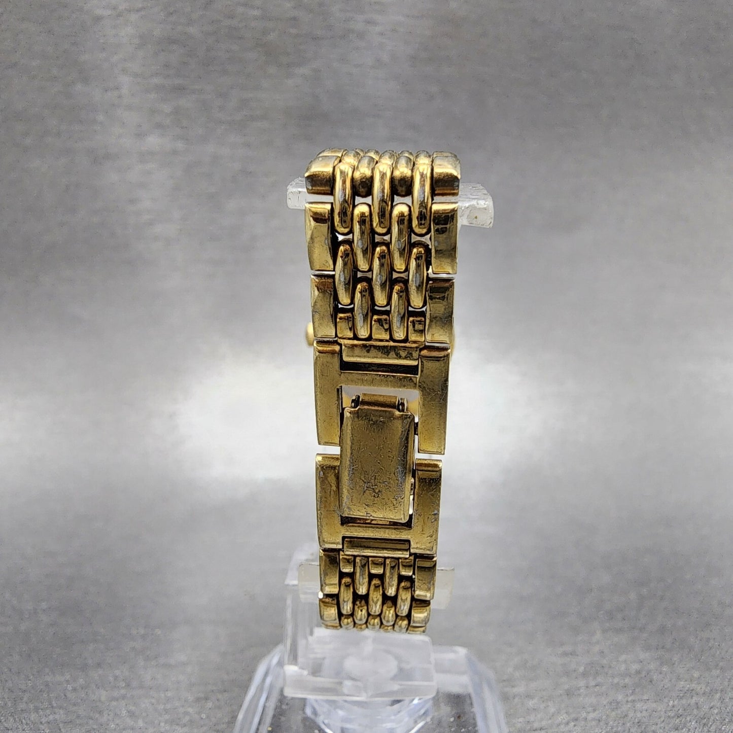 Seiko Watch Women 19mm White Dial Gold Tone Round V401-0289 New Battery