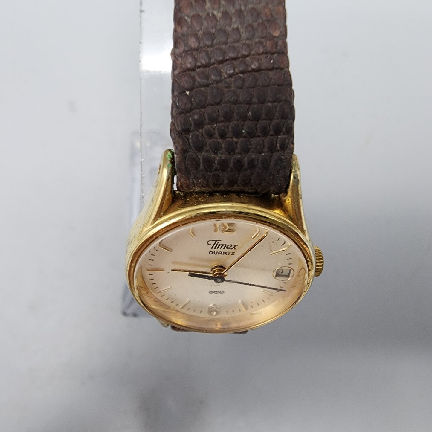 Vintage Timex Watch Women Gold Tone Cream Dial Date 22mm Round New Batttery