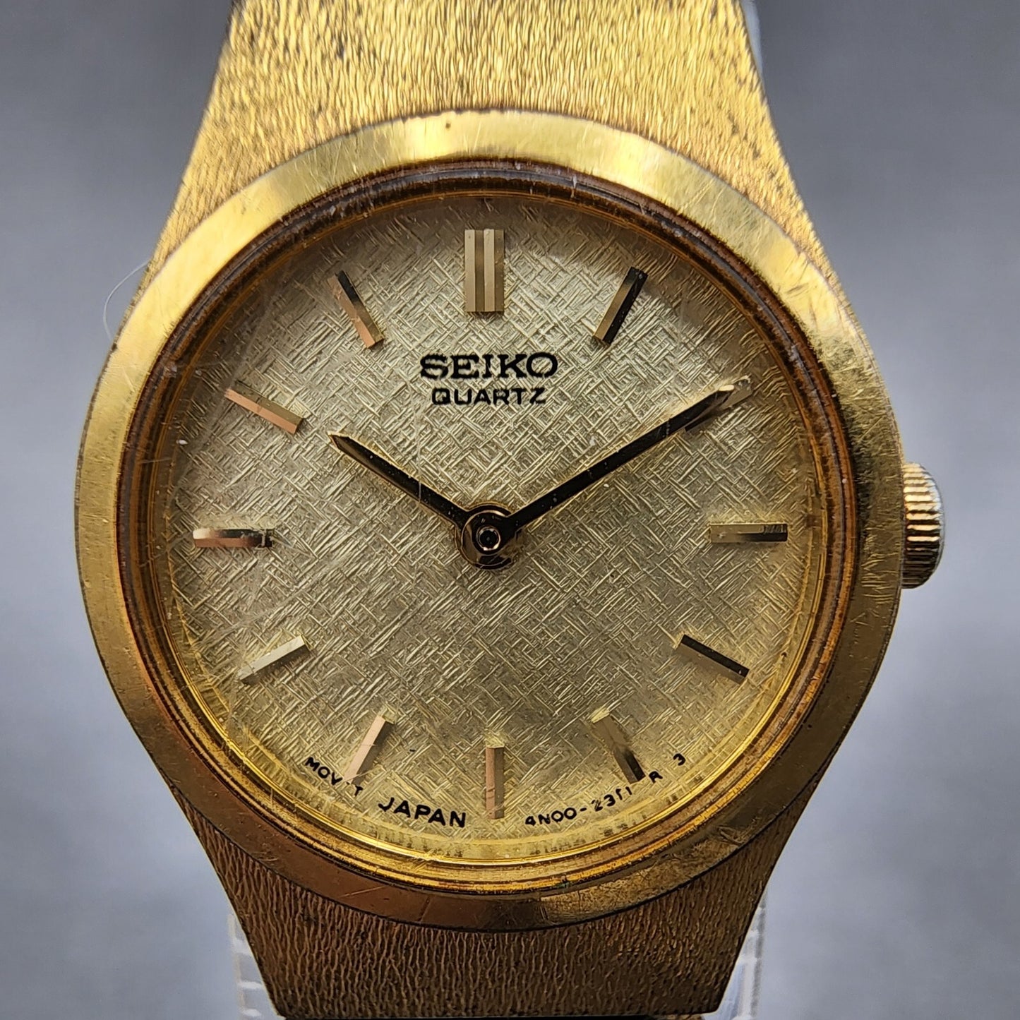 Seiko Watch Women 19mm Champagne Dial Gold Tone 4n00-0661 New Battery