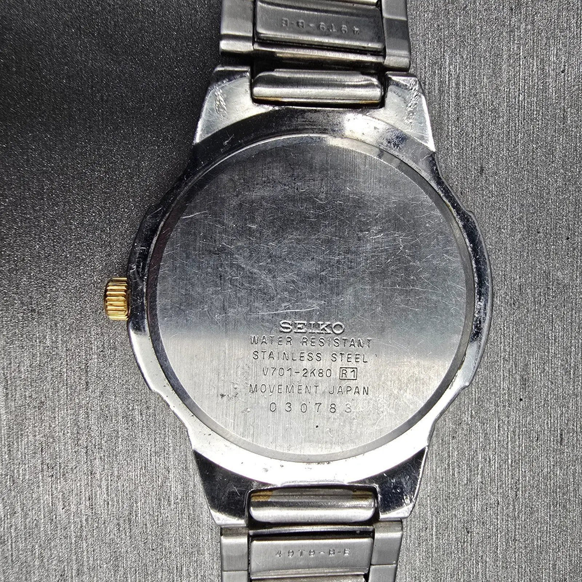 Seiko Watch Men 35mm Champagne Dial Two Tone Round V701-2K80 New Battery Vintage10